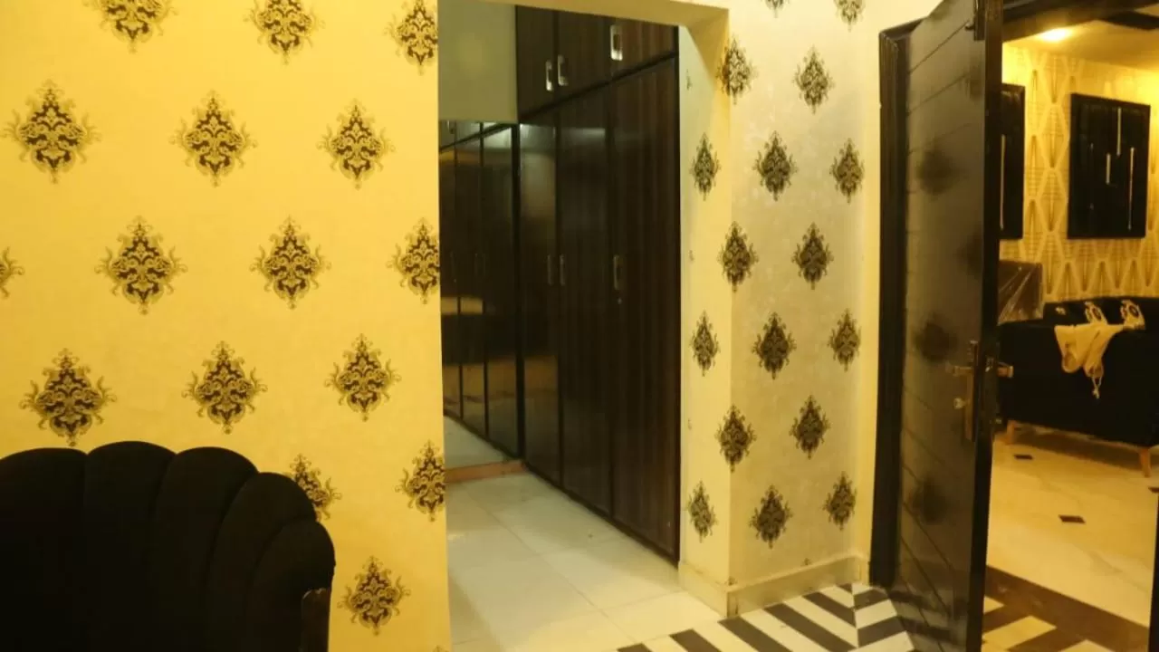 HOTEL DE SMART Multan