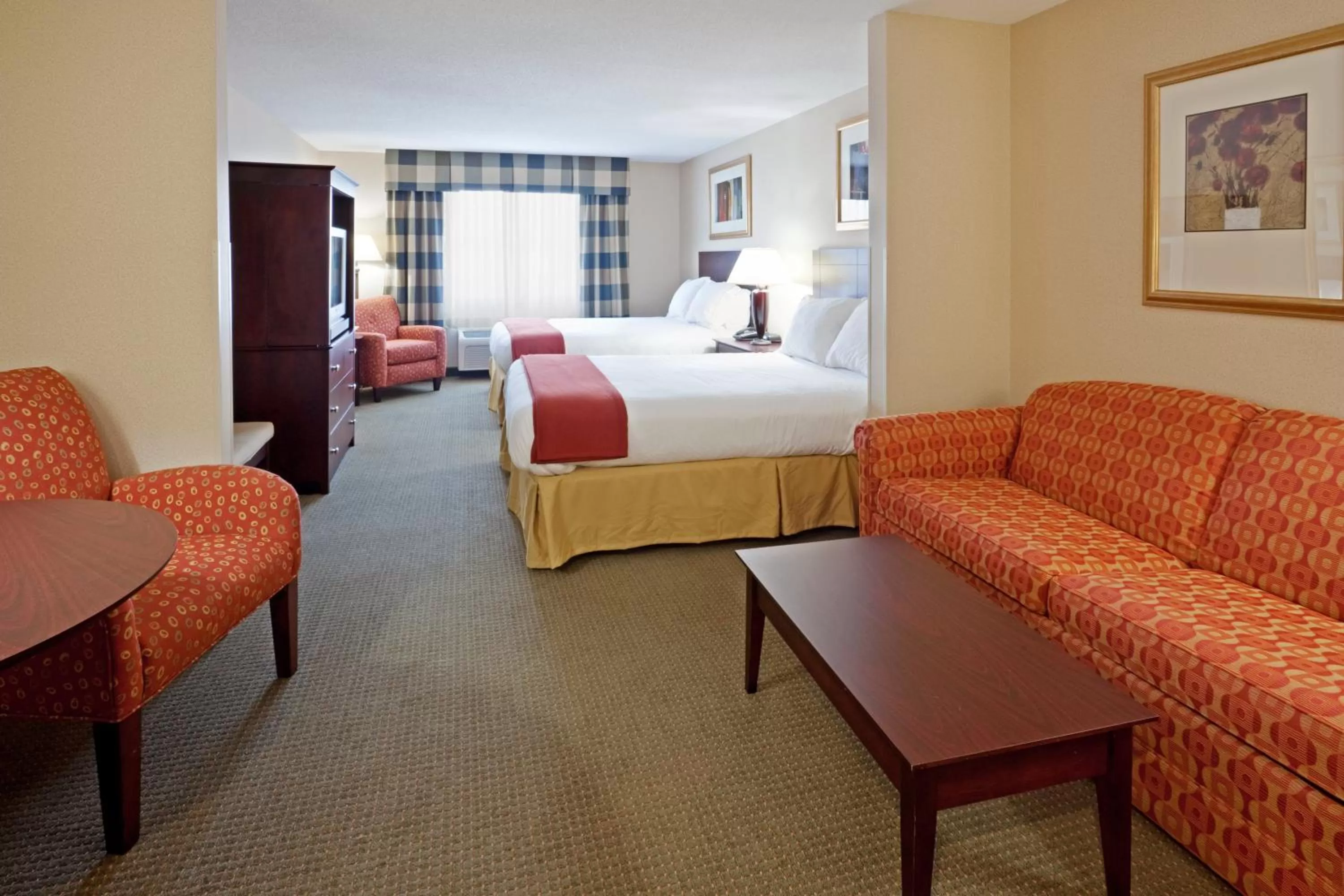 Photo of the whole room, Bed in Holiday Inn Express Hotel & Suites Freeport by IHG