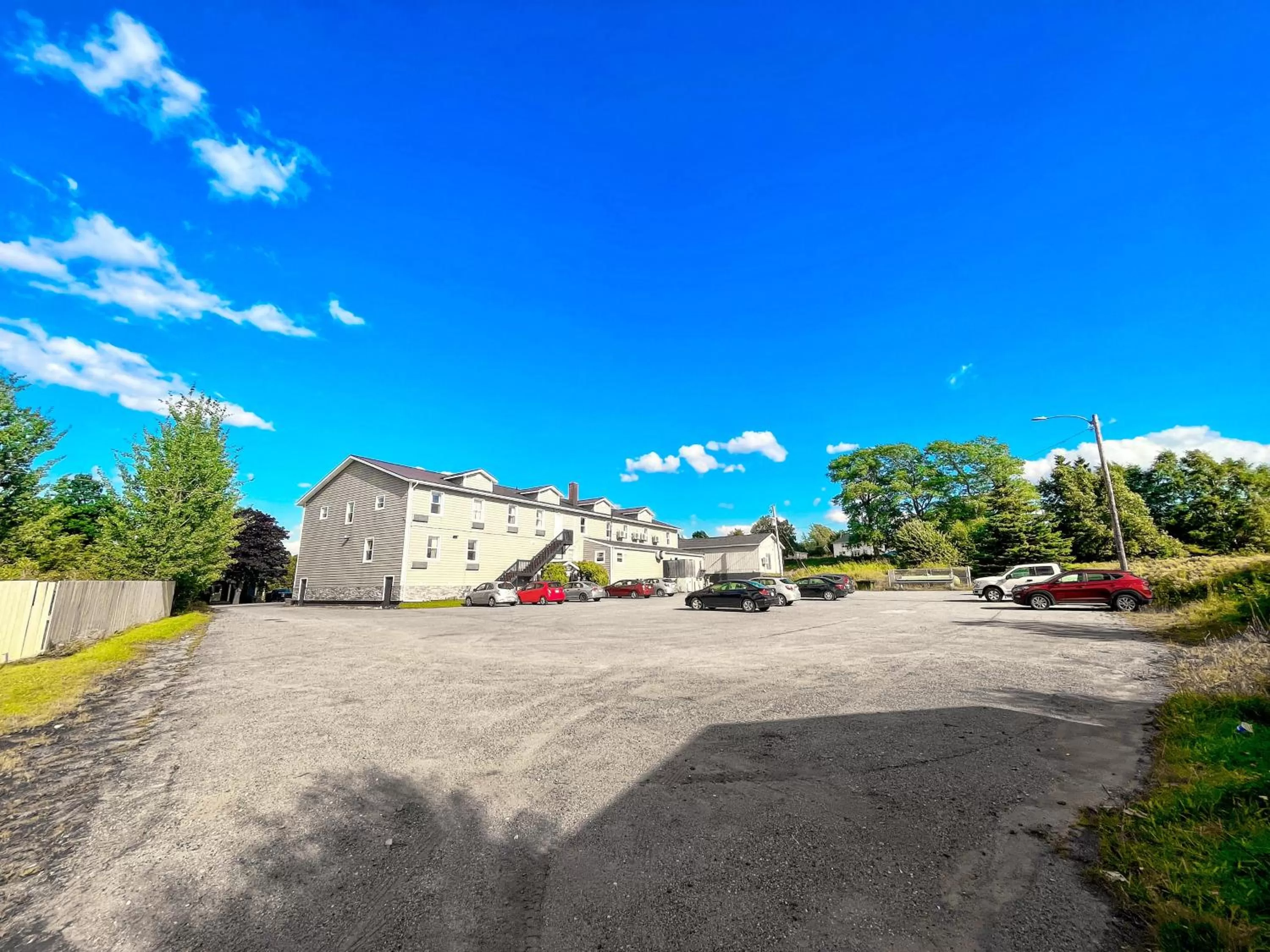 Parking in Driftwood Inn