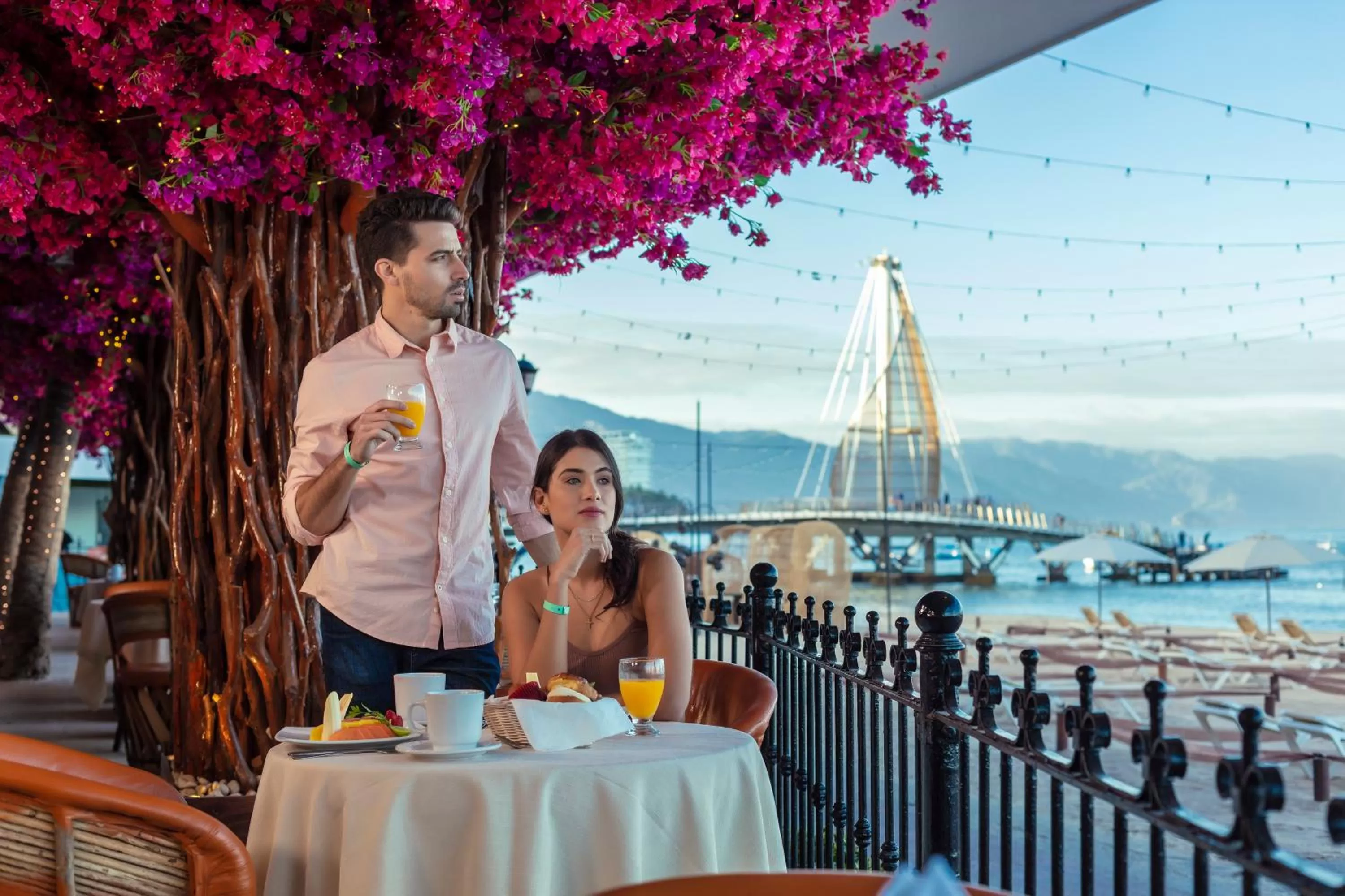 Restaurant/places to eat in Playa Los Arcos Hotel Beach Resort & Spa