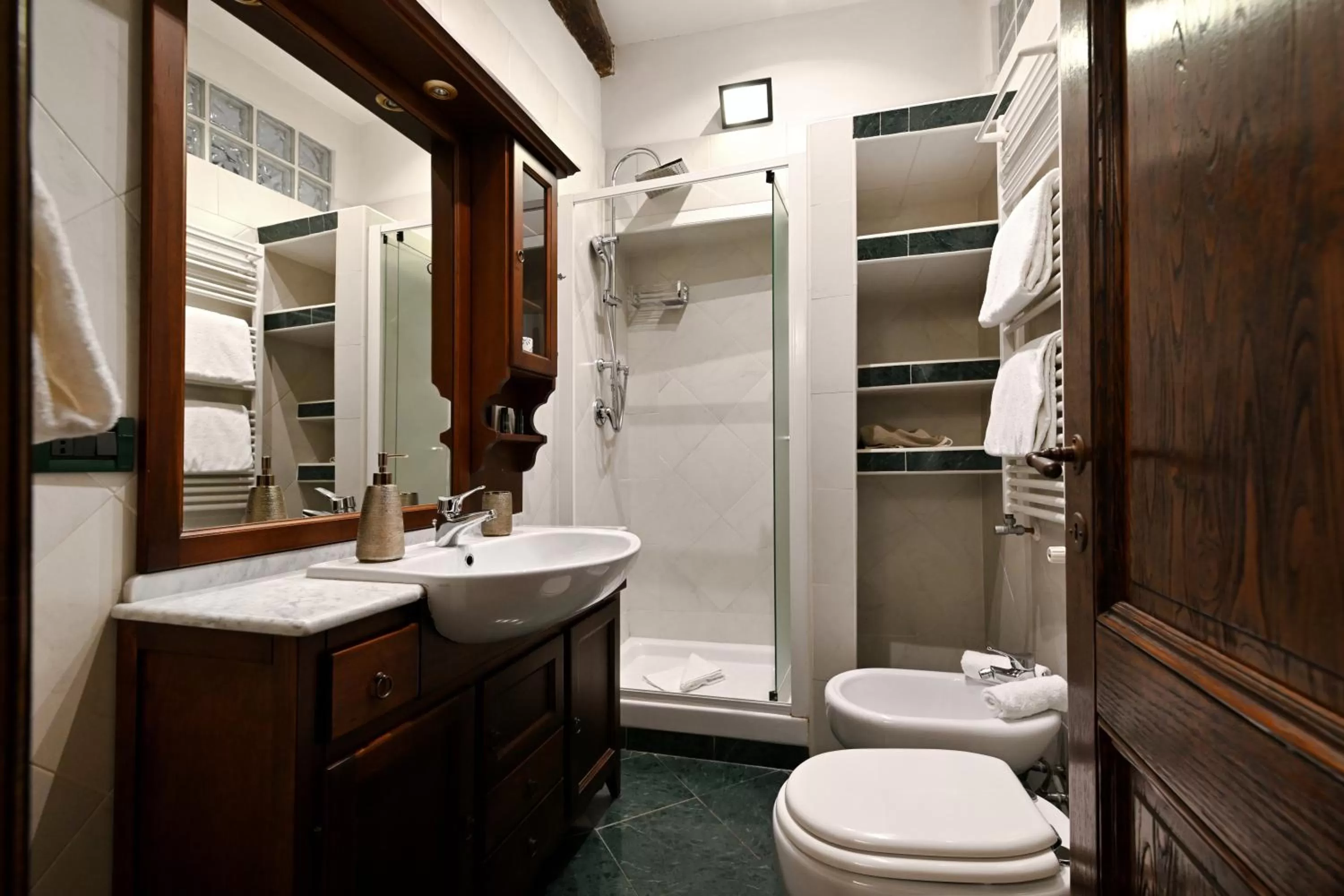 Shower, Bathroom in Residenze Romanae - Vicolo dell'Aquila