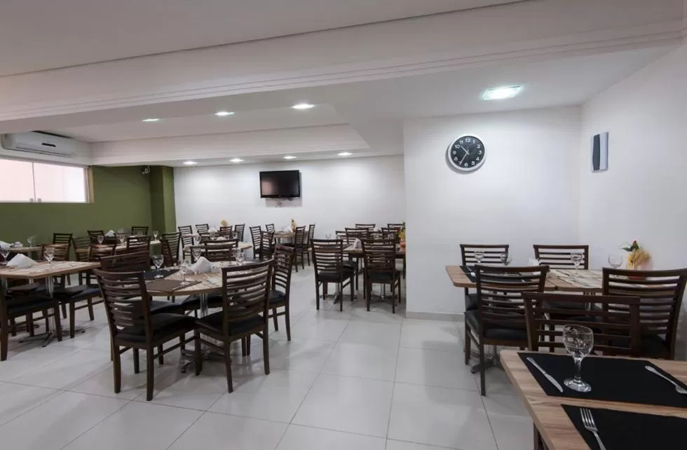 Restaurant/places to eat in Monte Serrat Hotel