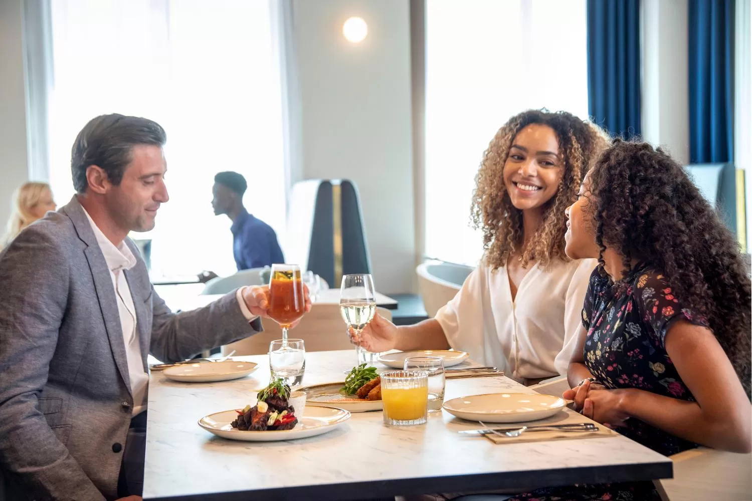 Restaurant/places to eat in Leonardo Hotel Bristol City