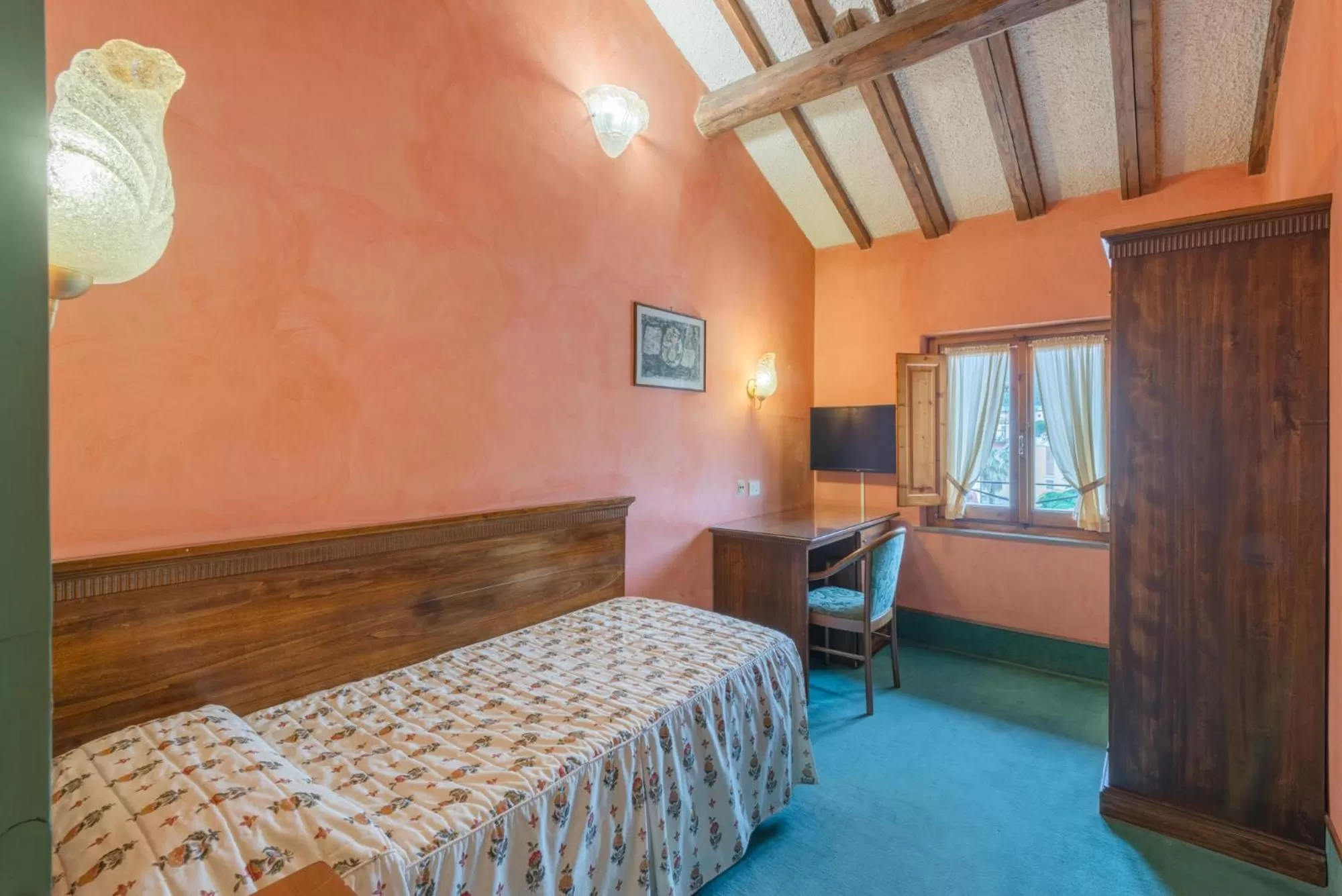 Bed in Hotel Minerva Palace