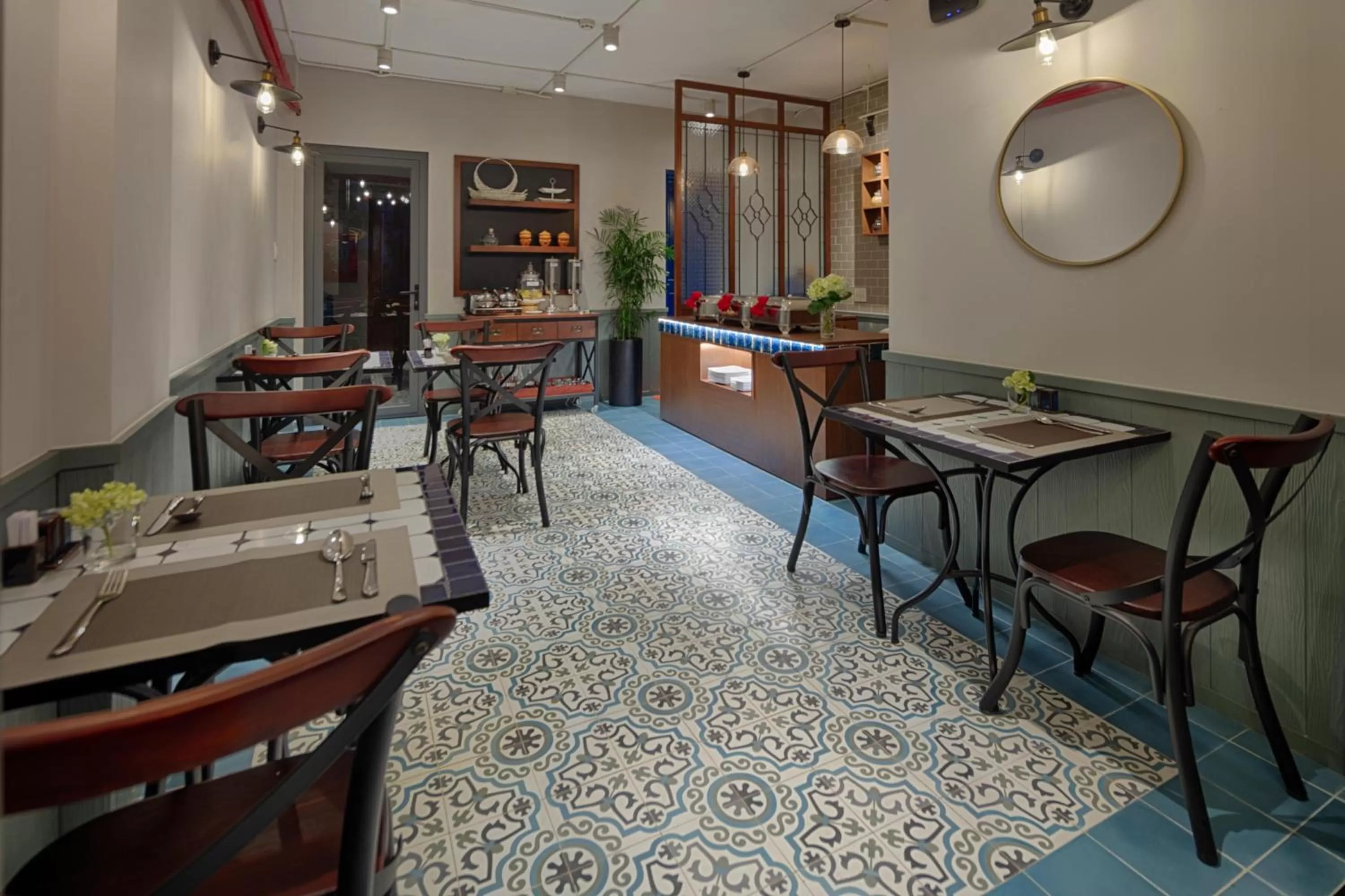 Restaurant/places to eat in Little Saigon Boutique Hotel