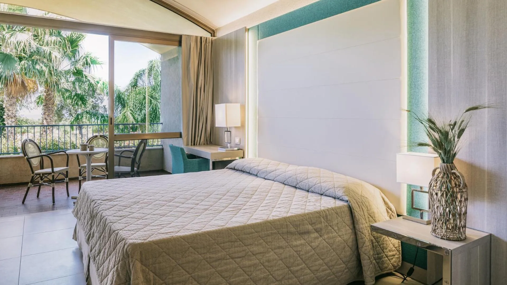 Photo of the whole room, Bed in MClub Alicudi