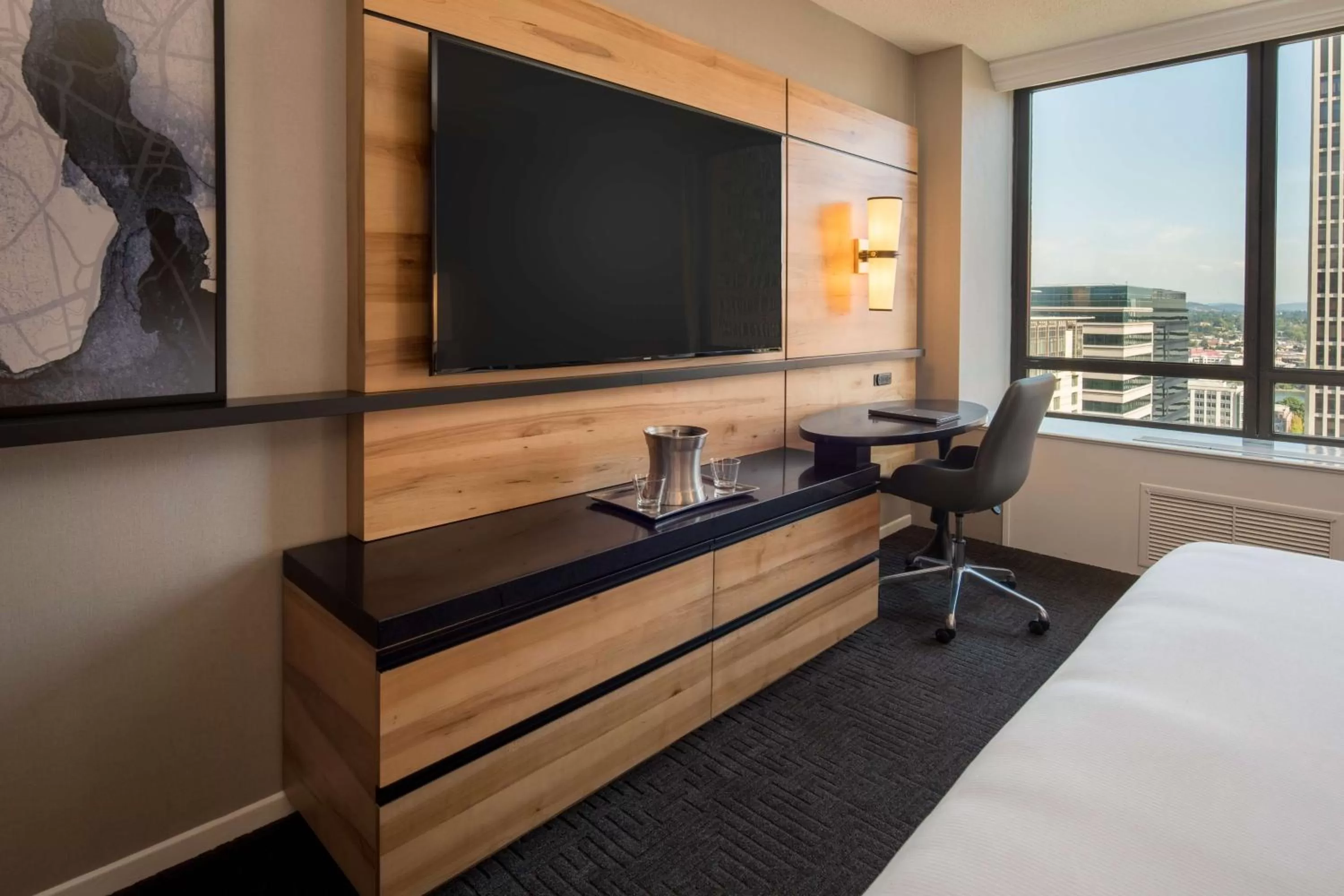 TV and multimedia, Bed in Hilton Portland Downtown