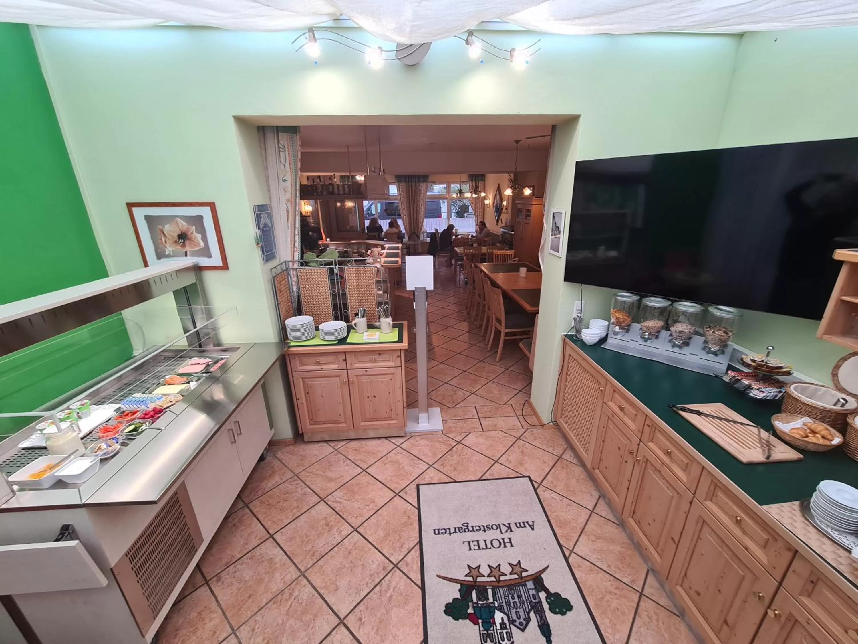 Restaurant/places to eat in Am Klostergarten