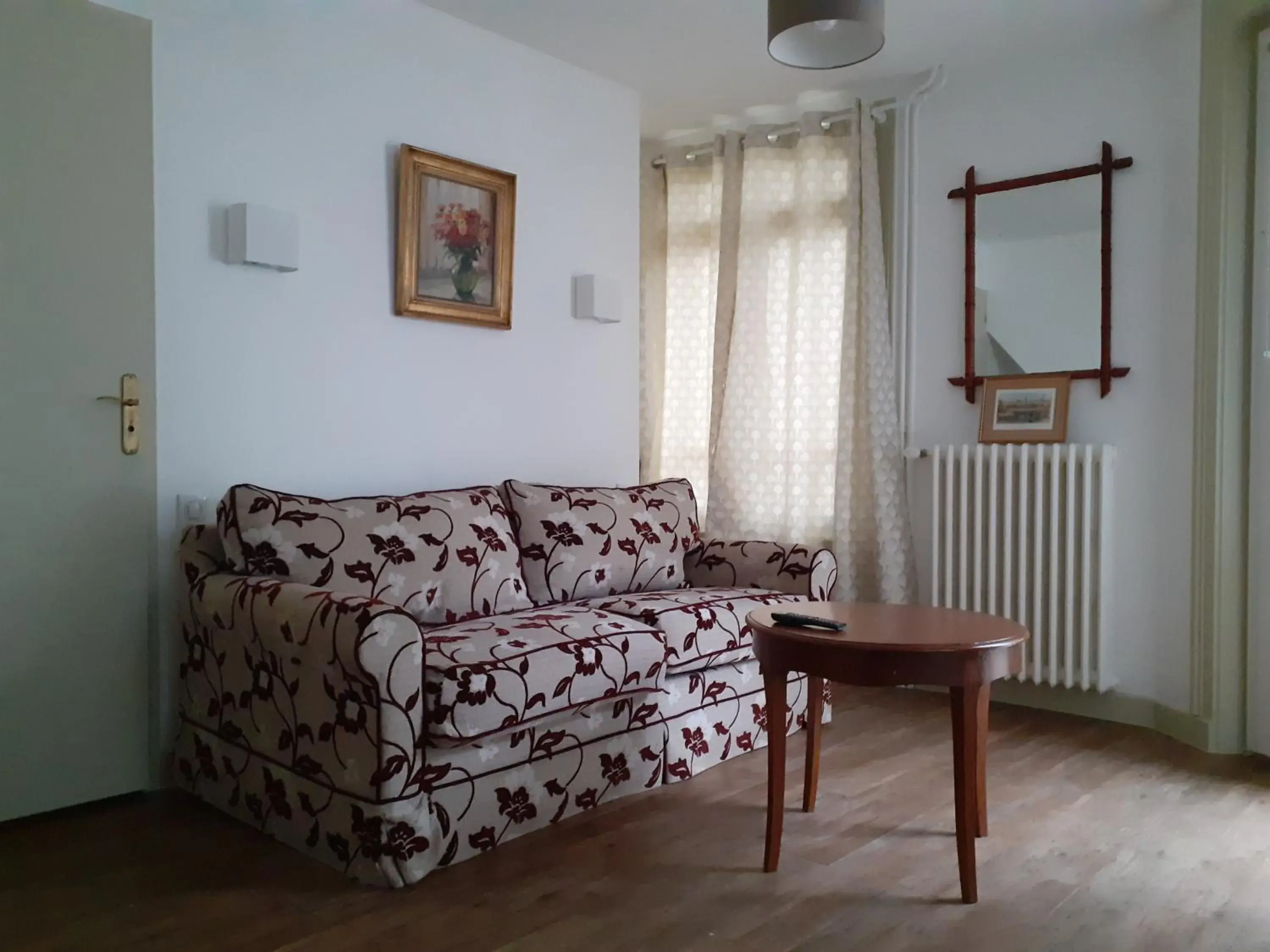 Duplex Suite in Hotel de Charme La Bonne Adresse - Logis hotels Duplex Suite in Hotel de Charme La Bonne Adresse - Logis hotels