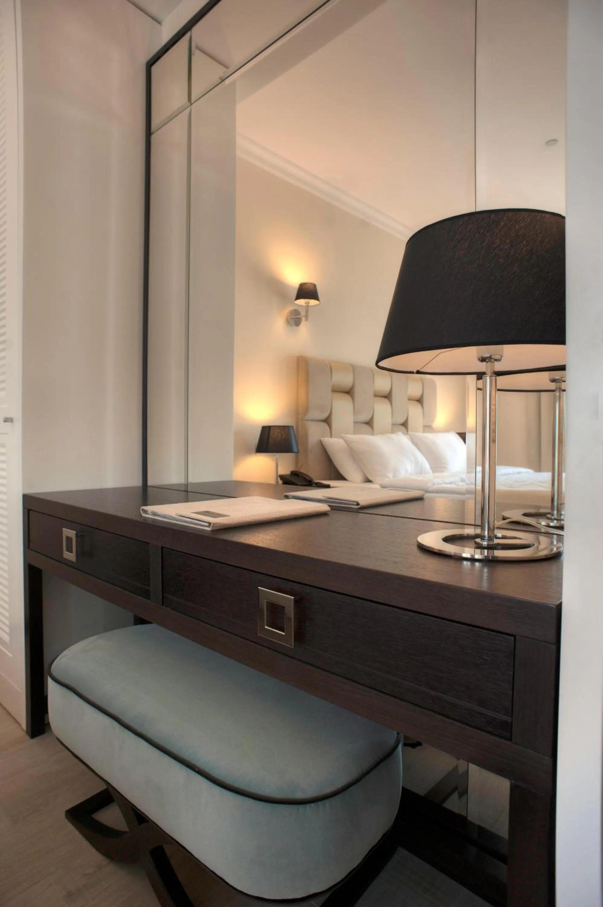 Living room, Bed in Hotel Moskva