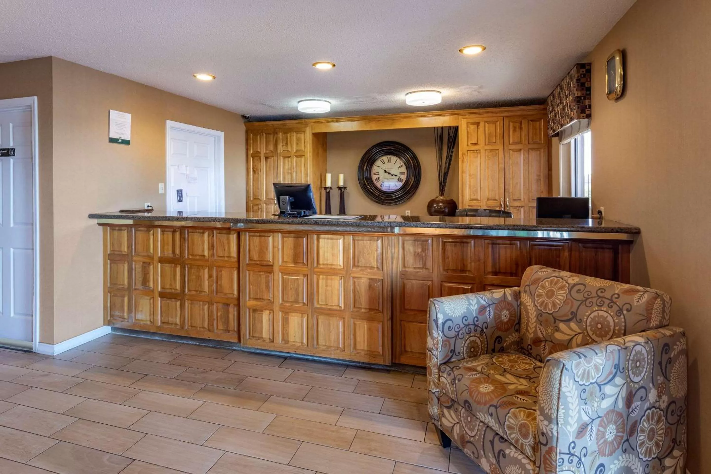 Lobby or reception in Quality Inn Russellville I-40