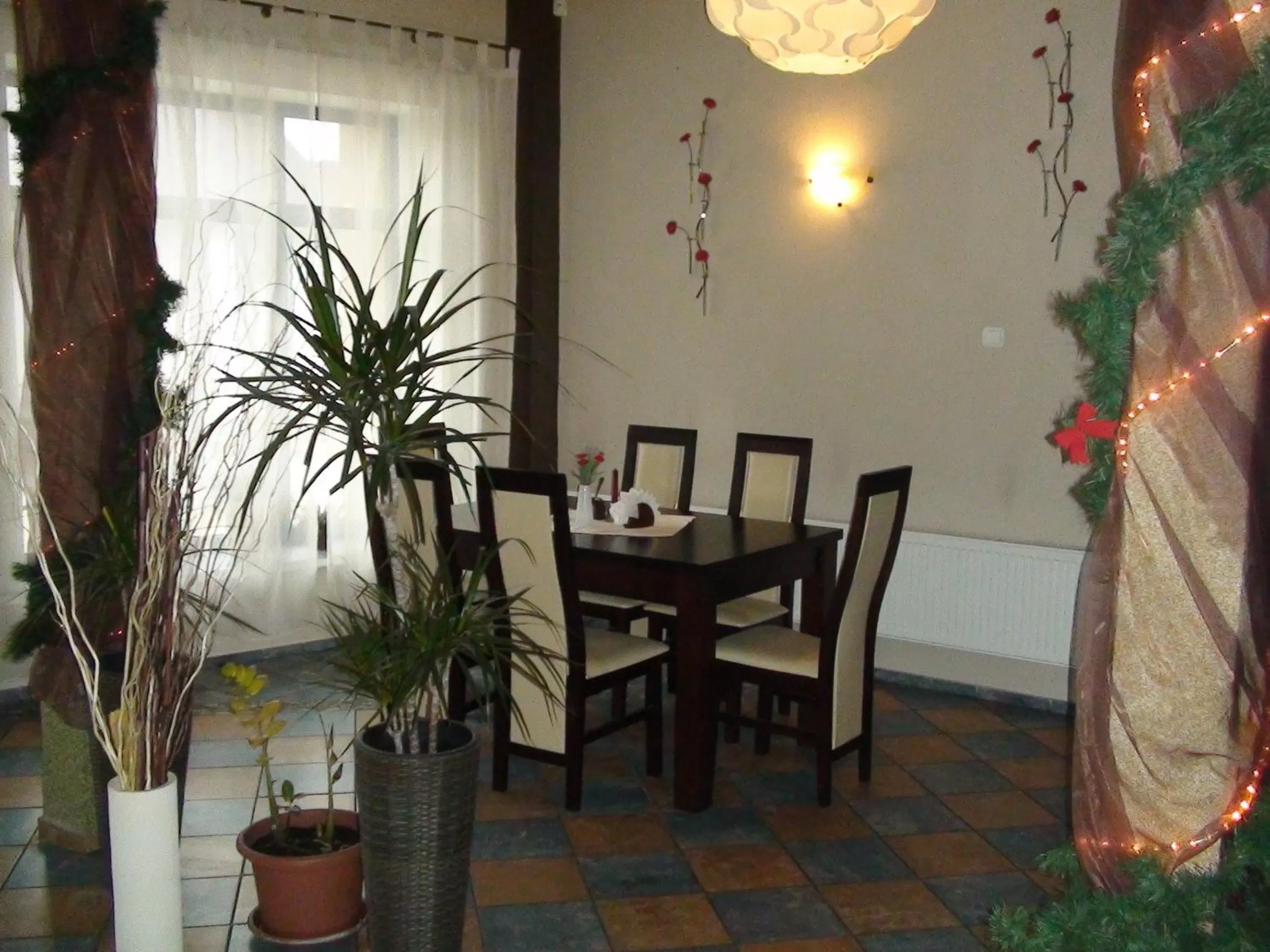 Restaurant/places to eat in Hotel Europa