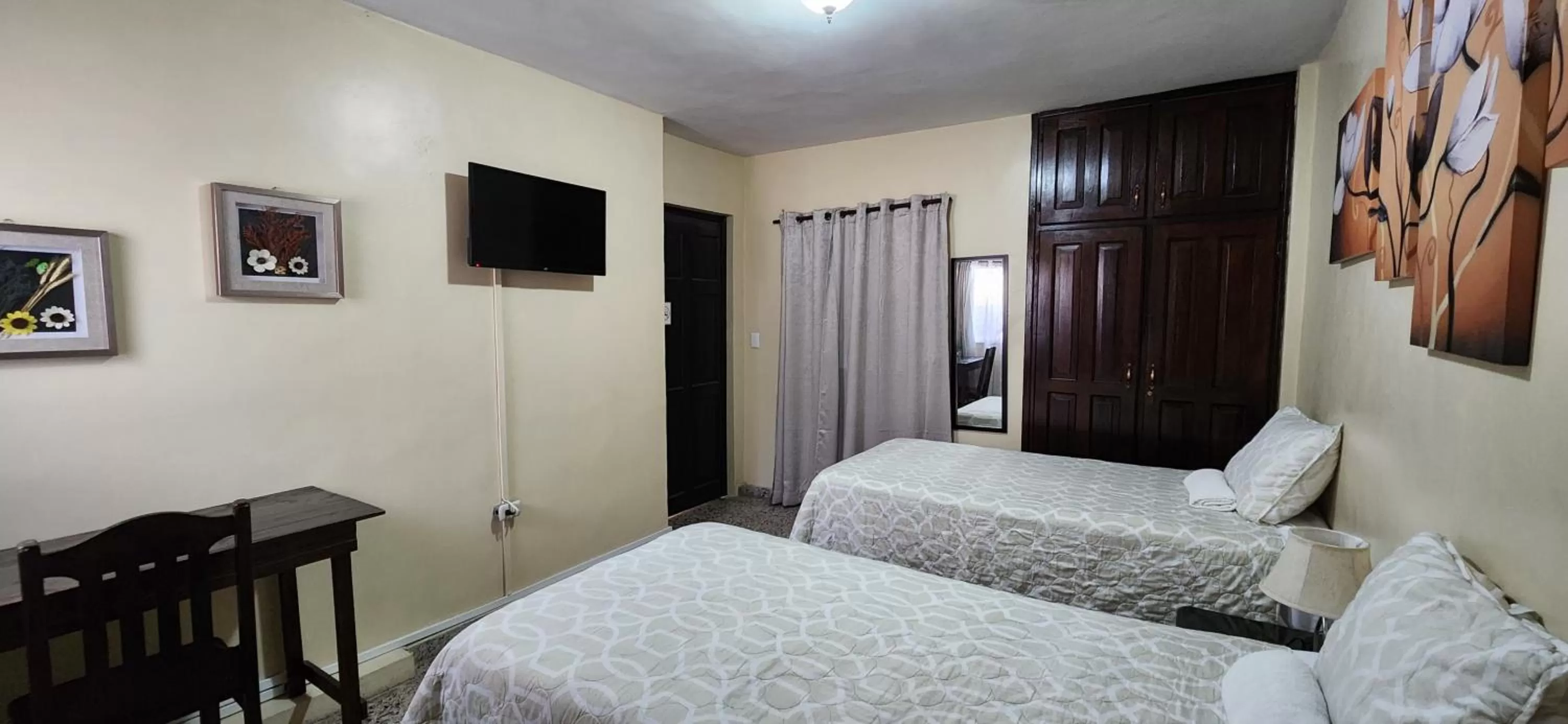 Photo of the whole room, Bed in Casa Altamira