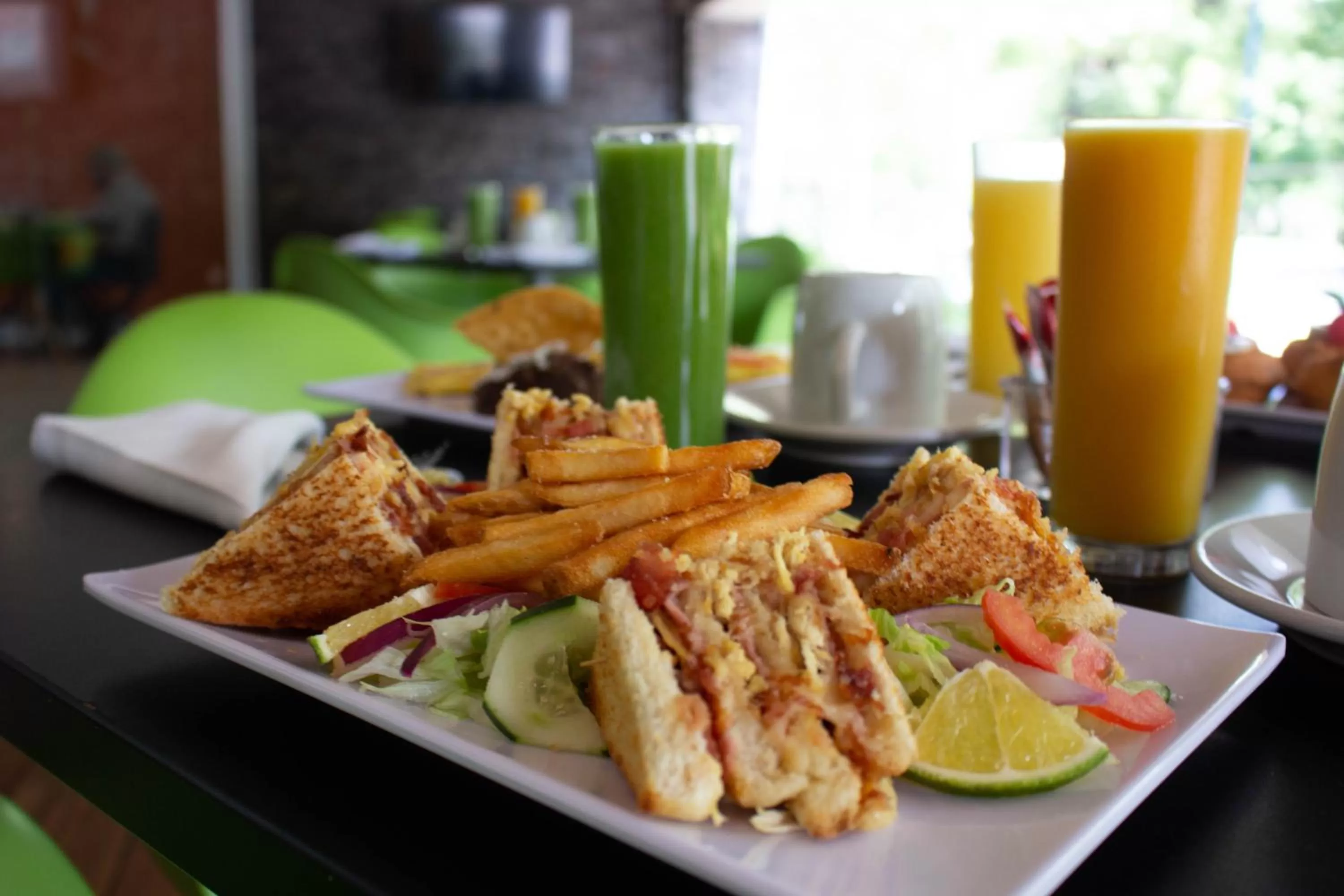 Restaurant/places to eat in Hotel Diana del Bosque by DOT Urban