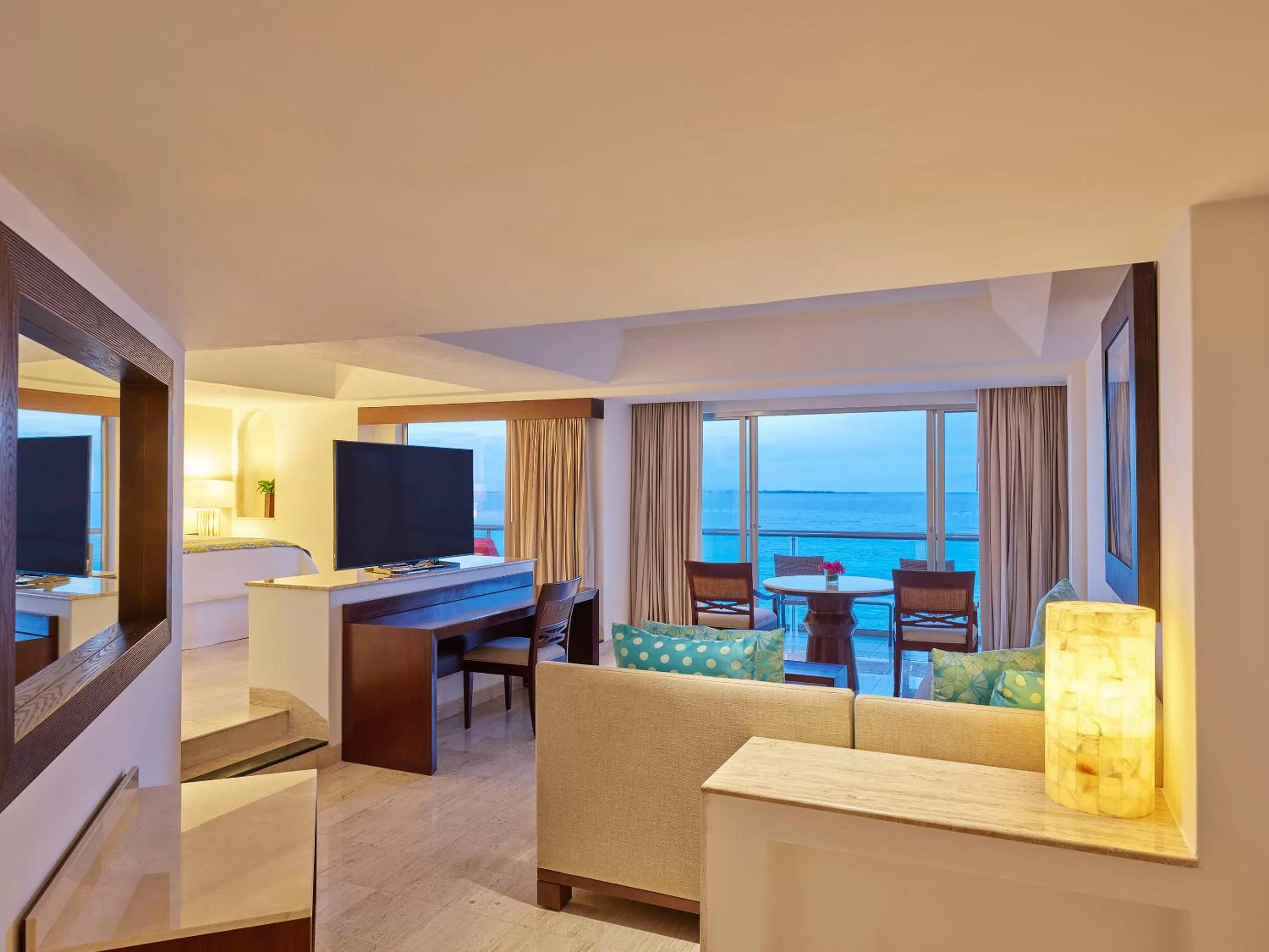 Photo of the whole room, Bed in Grand Fiesta Americana Coral Beach Cancun - All Inclusive