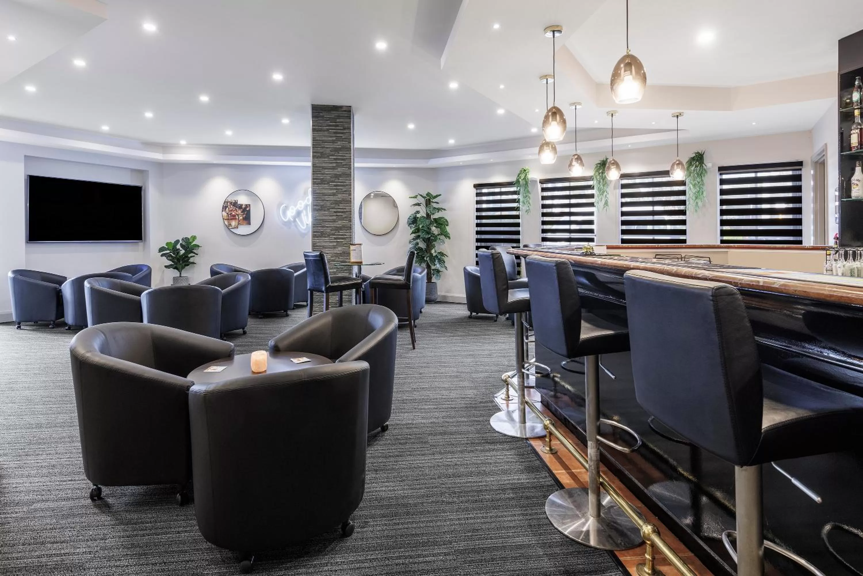 Lounge or bar in Quality Hotel Melbourne Airport