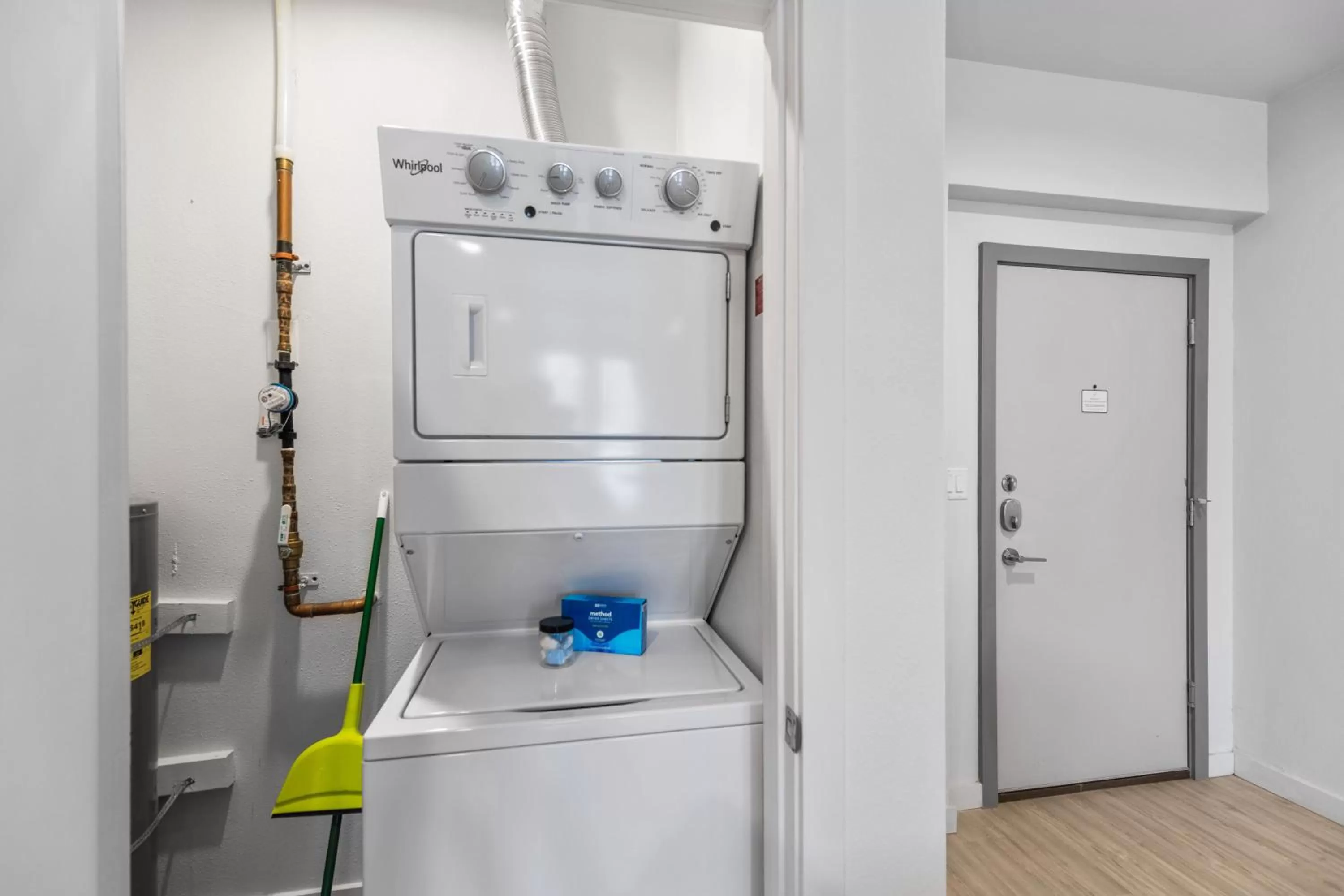 washing machine, Bathroom in Flatz432 Apartments by Barsala