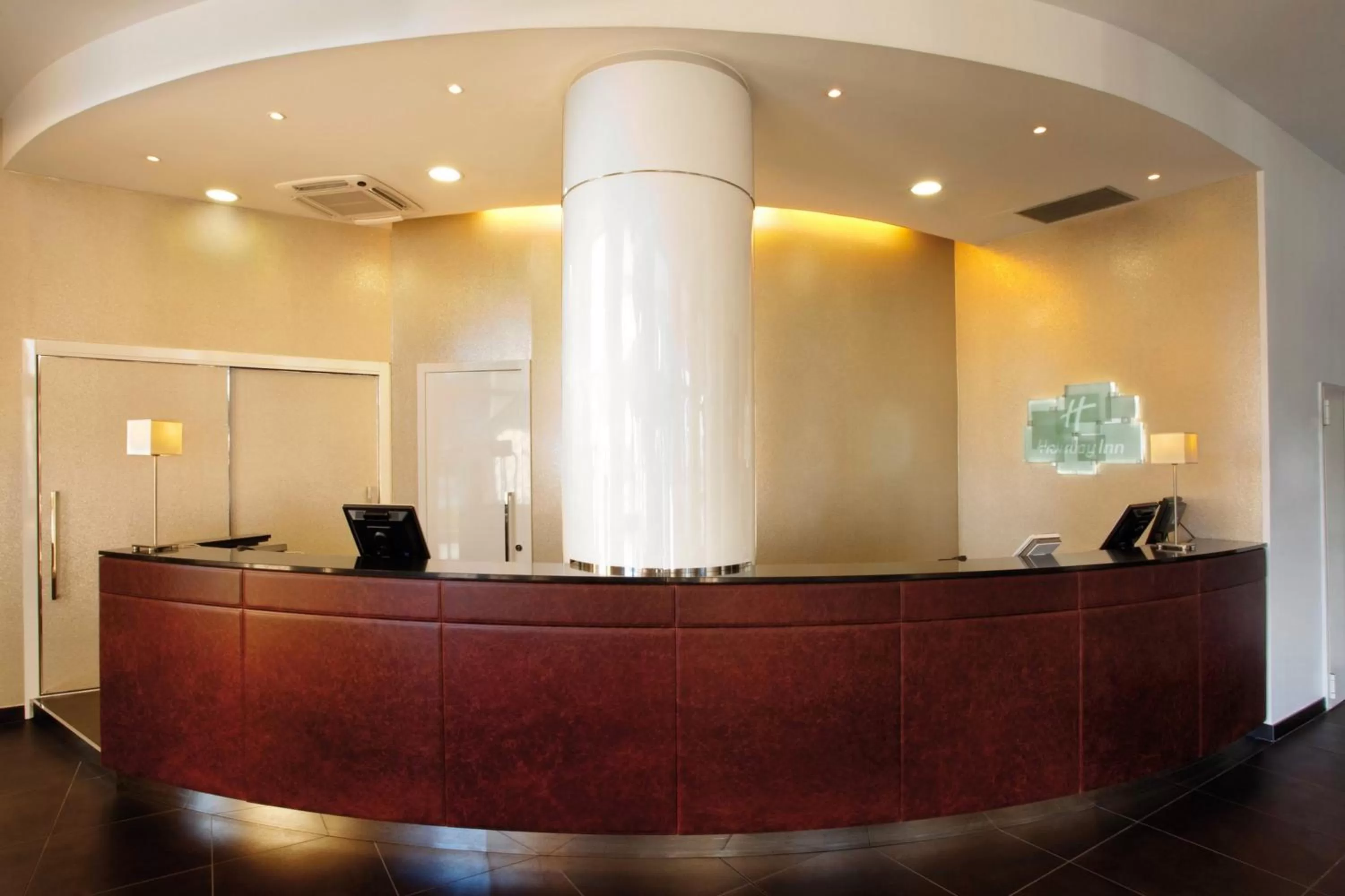 Lobby or reception in Holiday Inn Genoa City by IHG