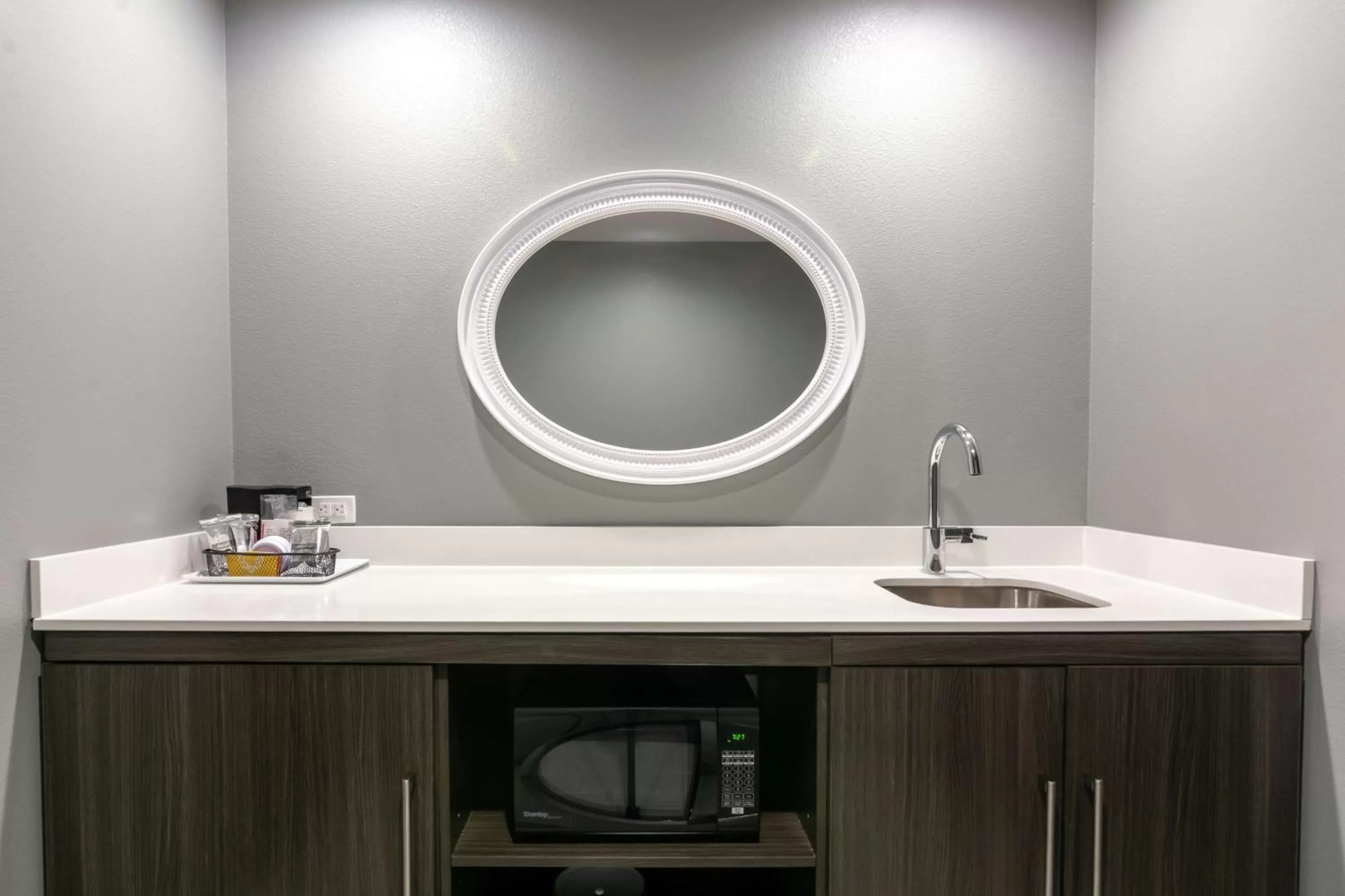 Photo of the whole room in Hampton Inn & Suites Dallas East