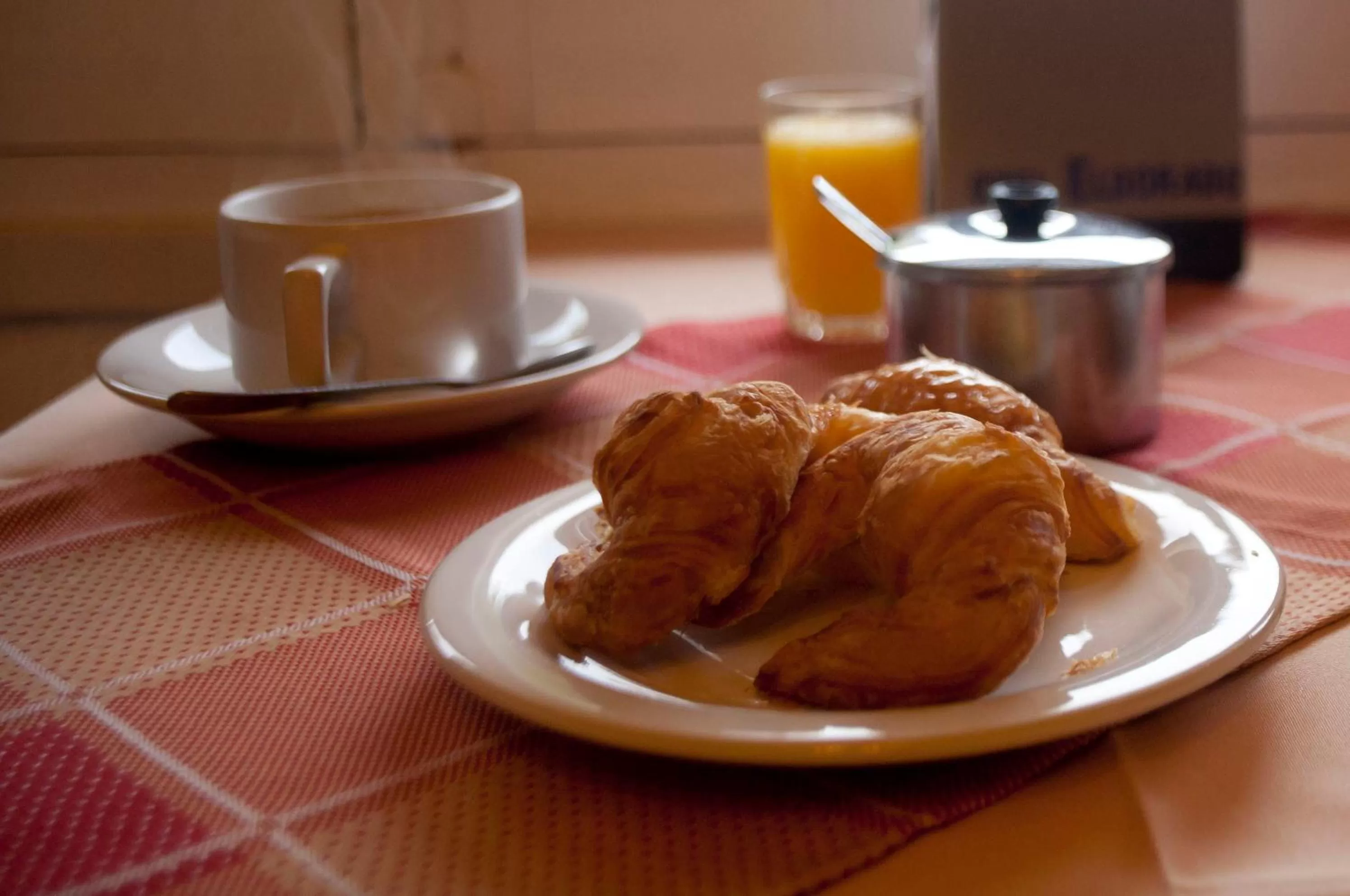 Restaurant/places to eat in Hotel Eldorado