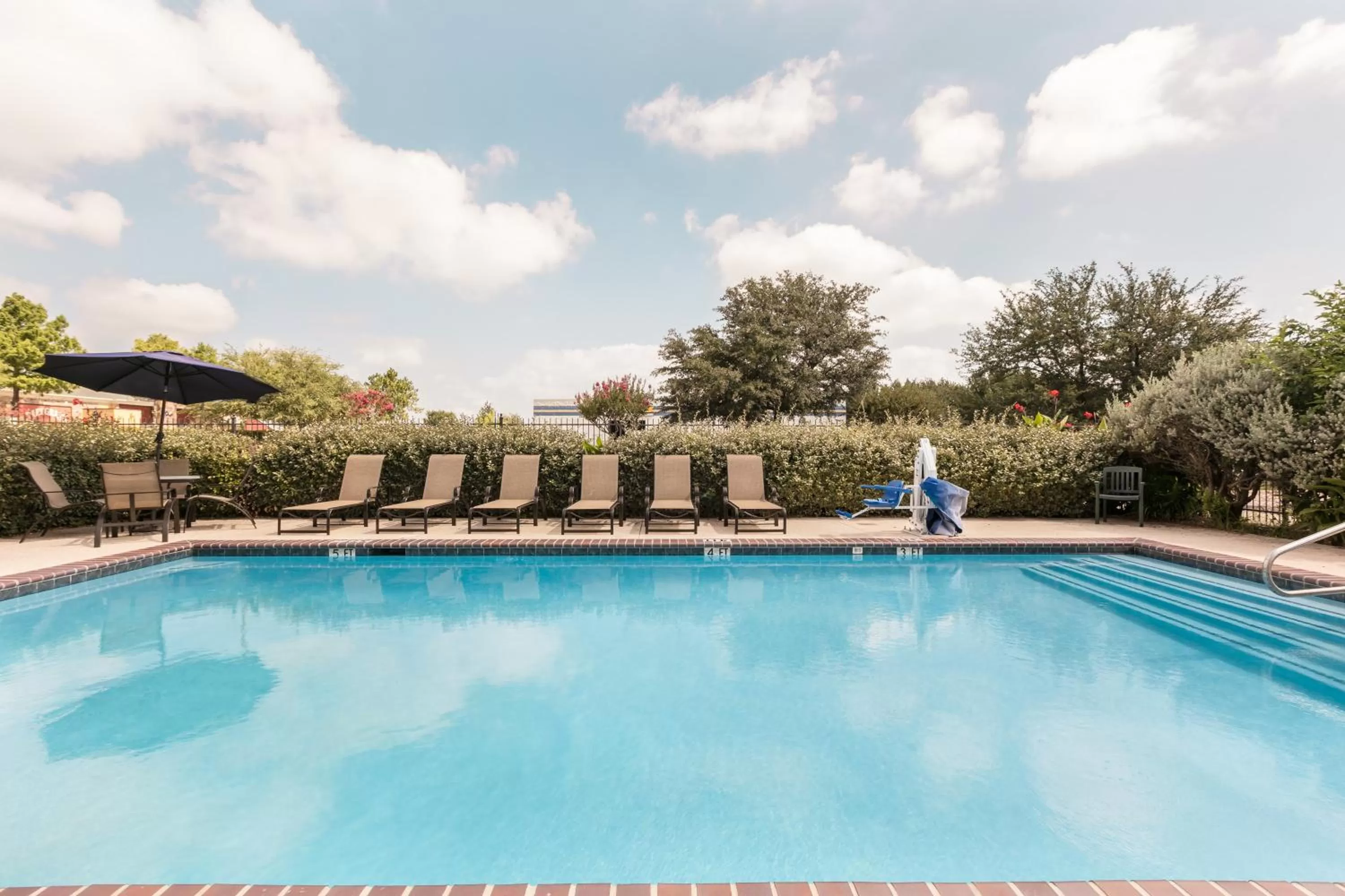 Swimming pool in Super 8 by Wyndham Grapevine/DFW Airport Northwest