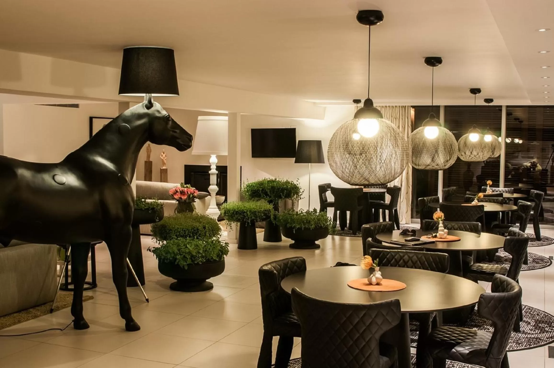 Restaurant/places to eat in Clouds Estate