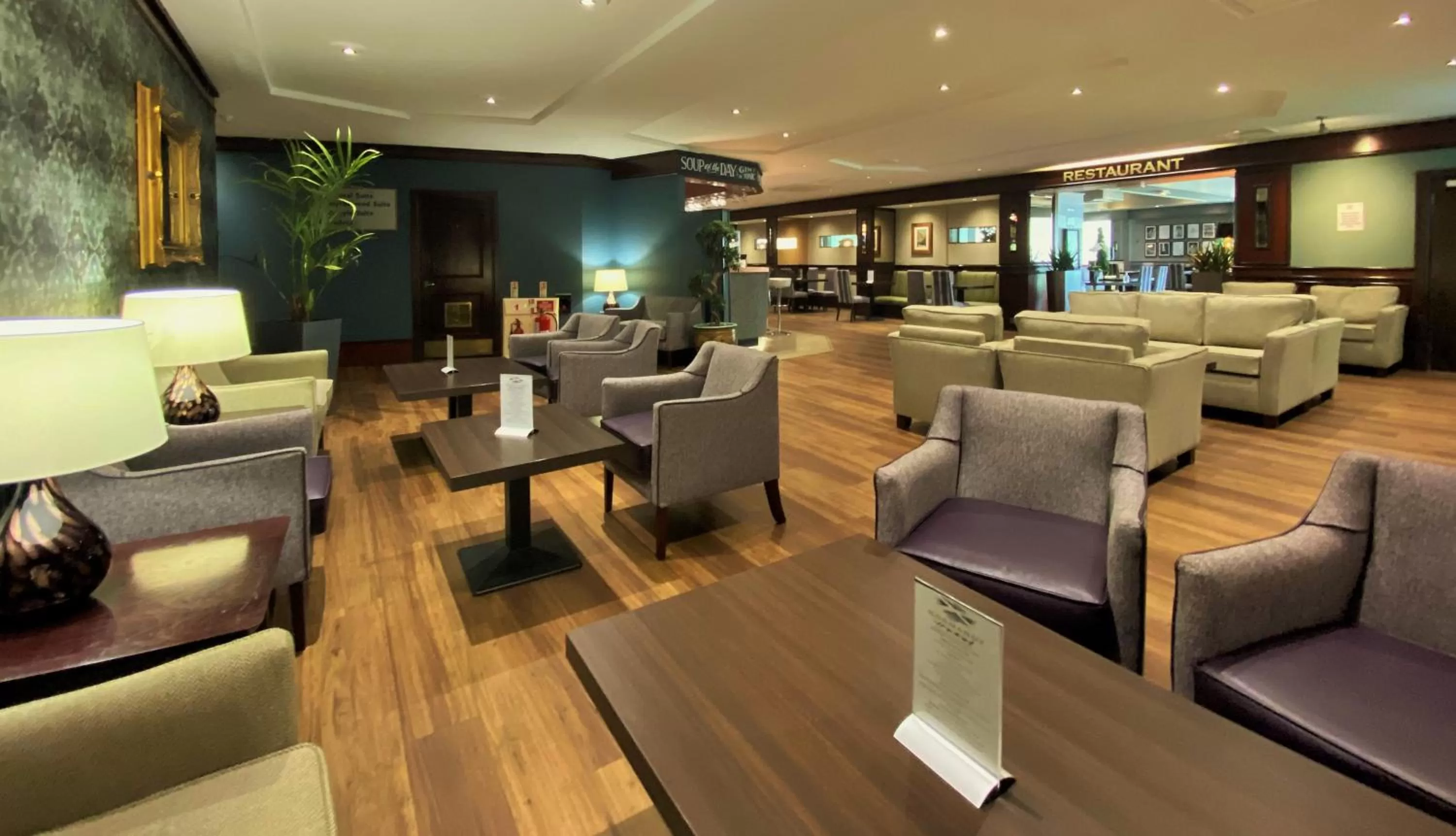 Lounge or bar in Normandy Hotel (Near Glasgow Airport)