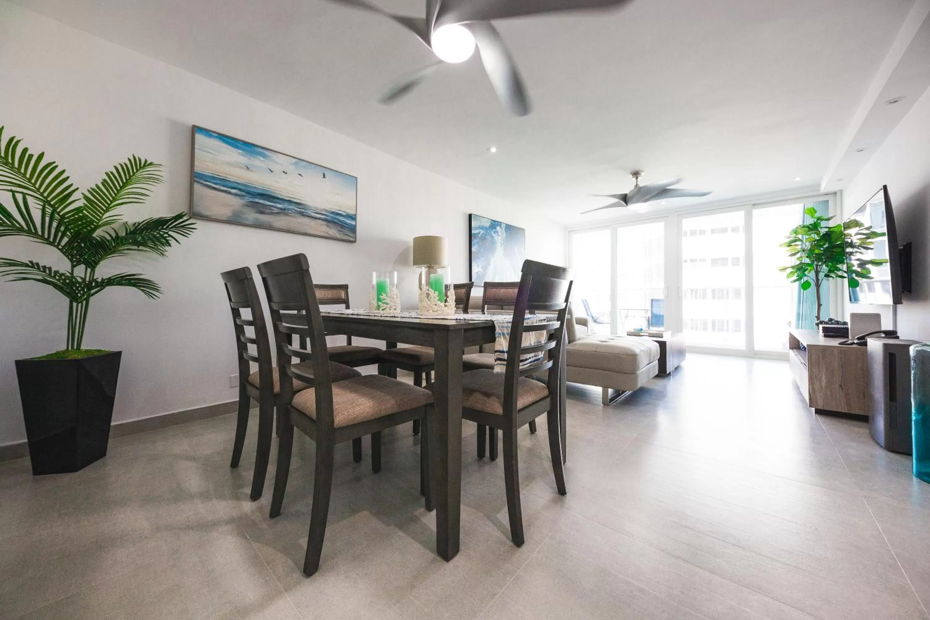 Dining area in ESJ Towers by Chana