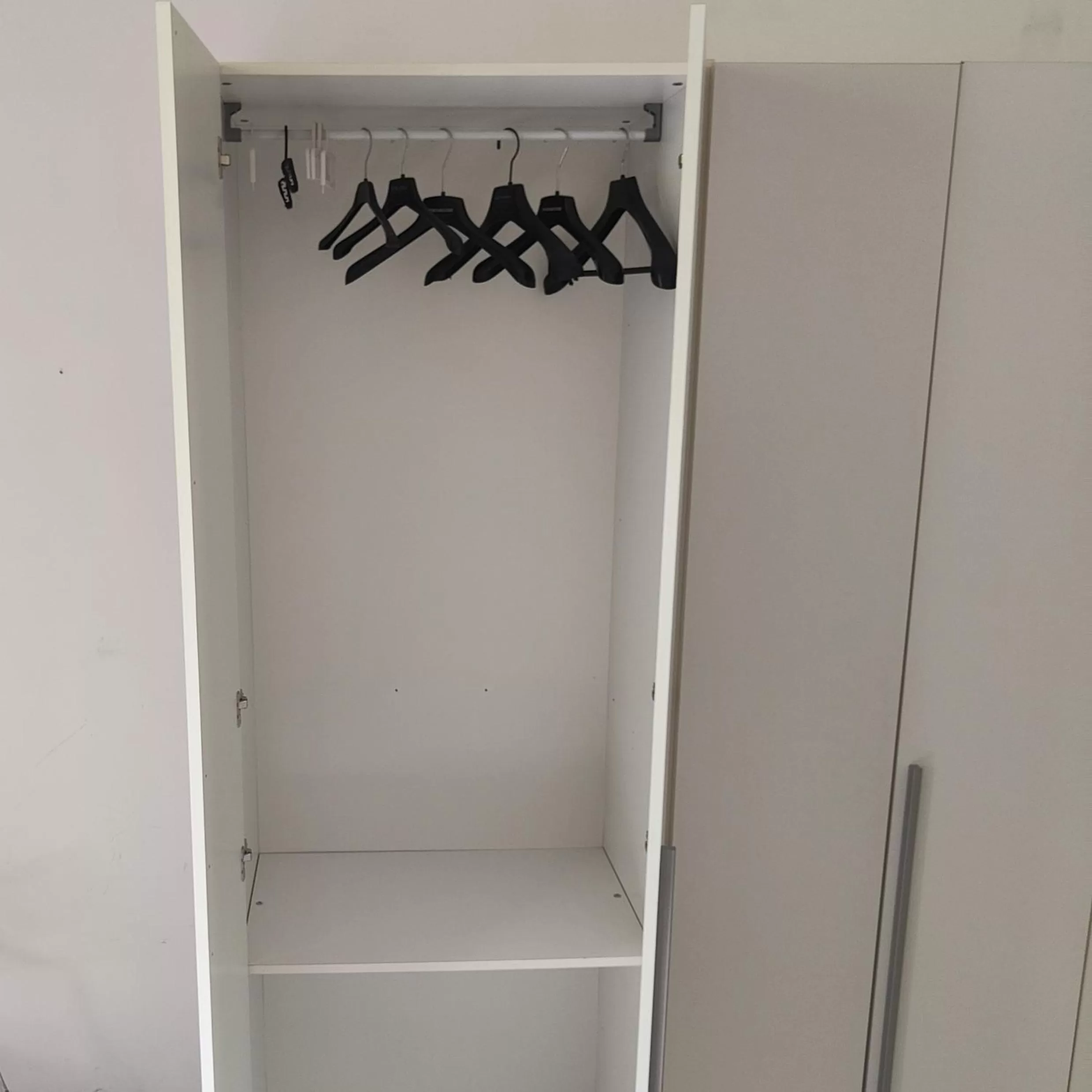 microwave, Bathroom in KSuns