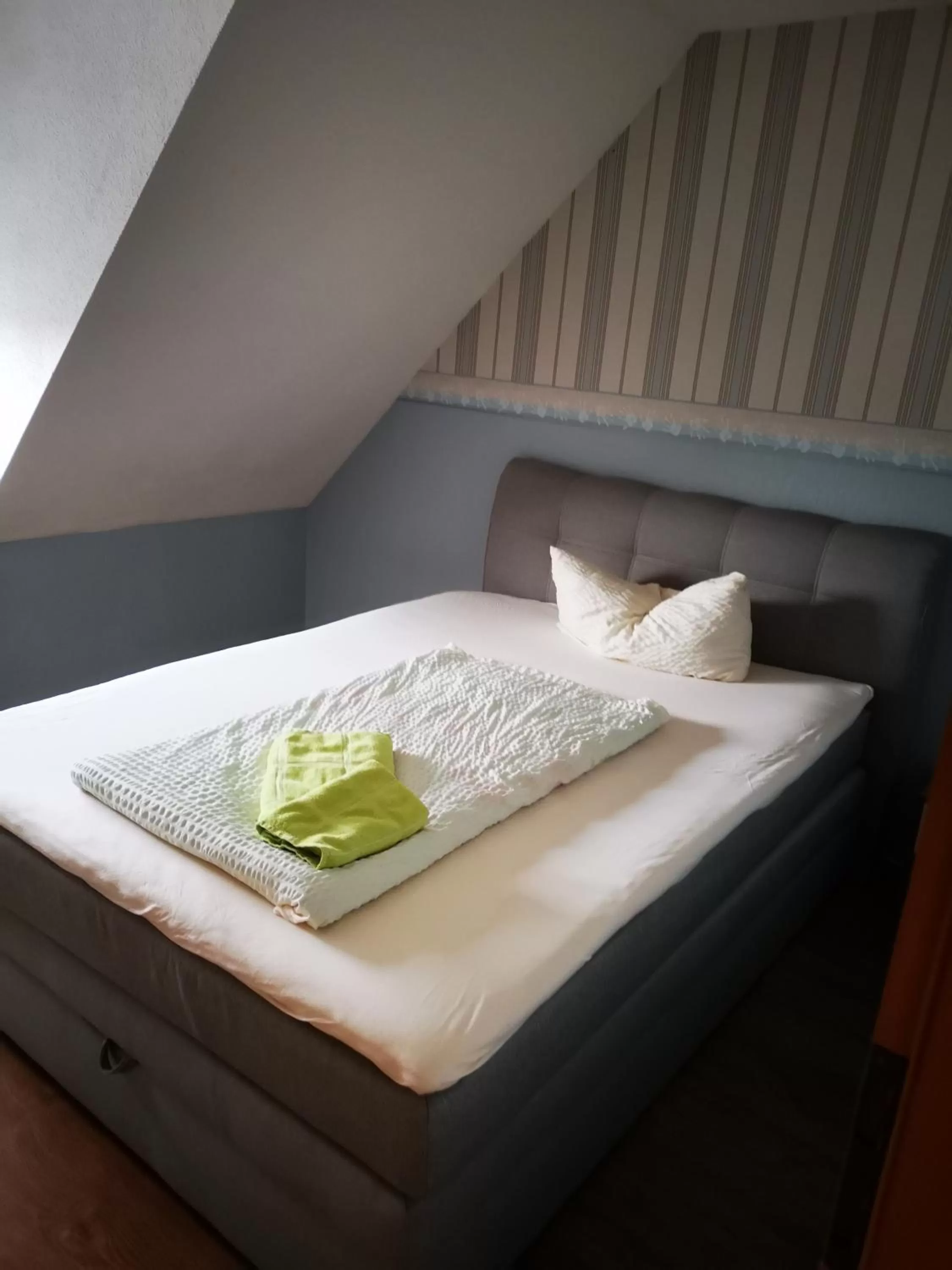 Bedroom, Bed in Pension Kuehnauer Hof