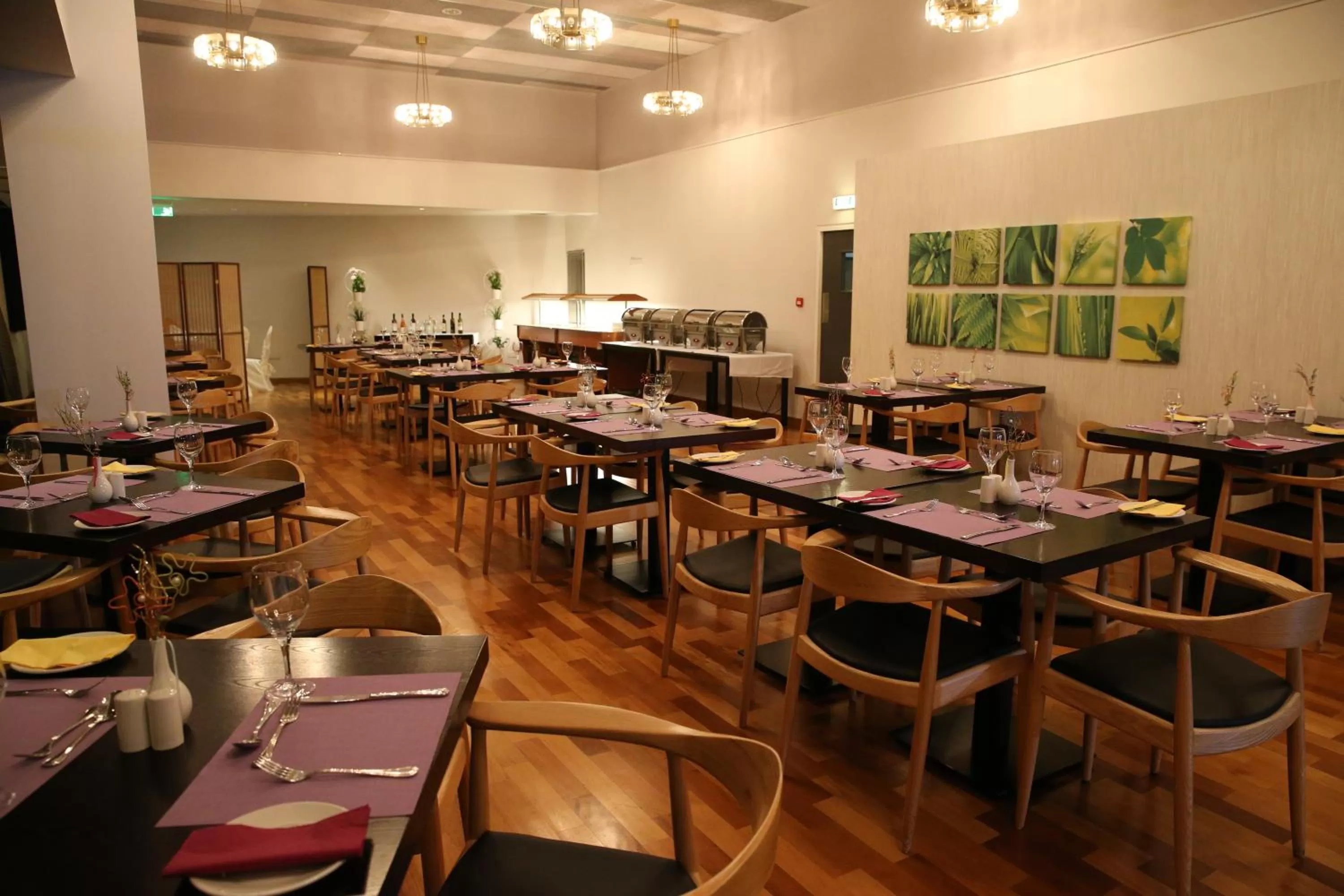 Restaurant/places to eat in Altius Boutique Hotel