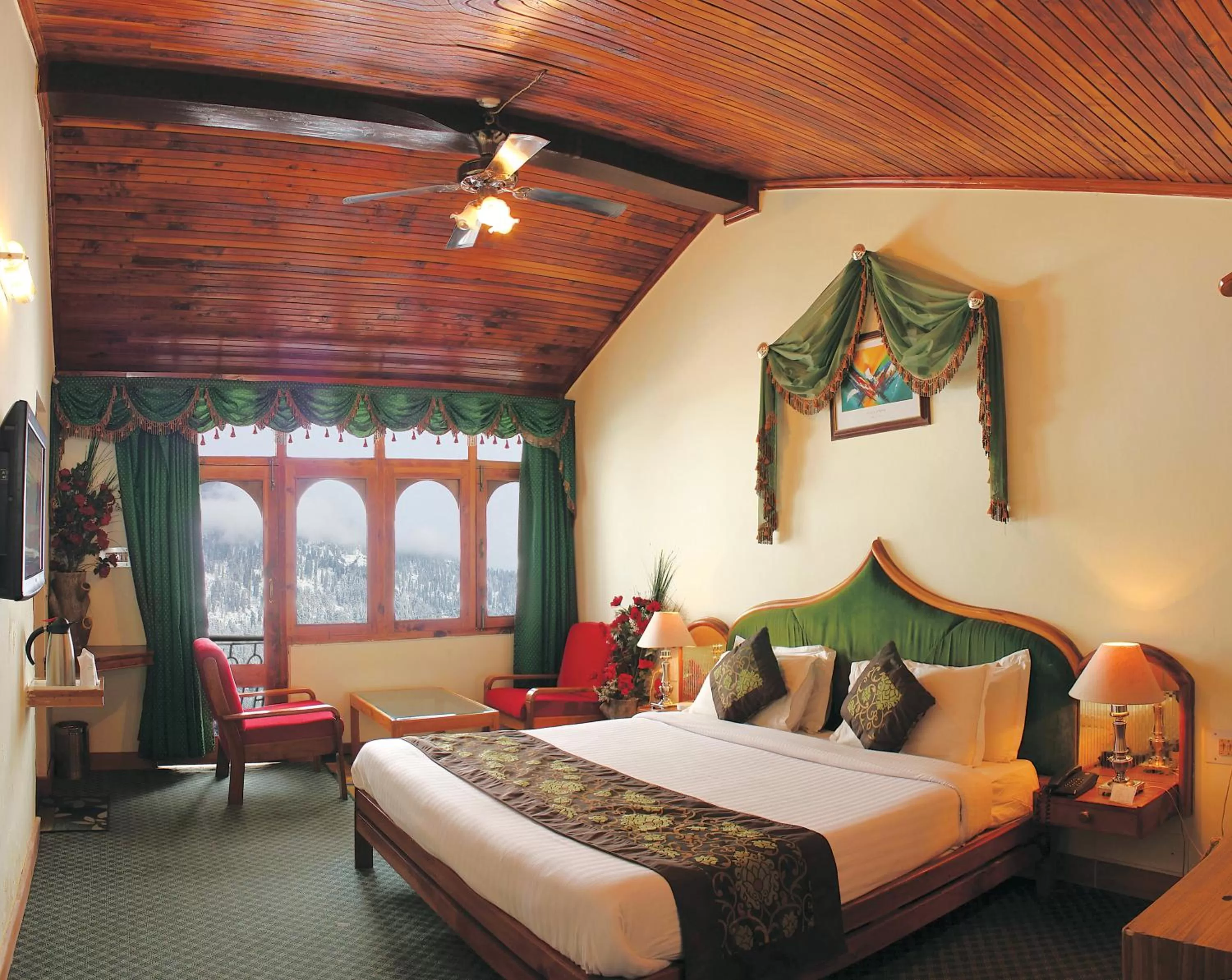 Photo of the whole room in The Orchard Greens