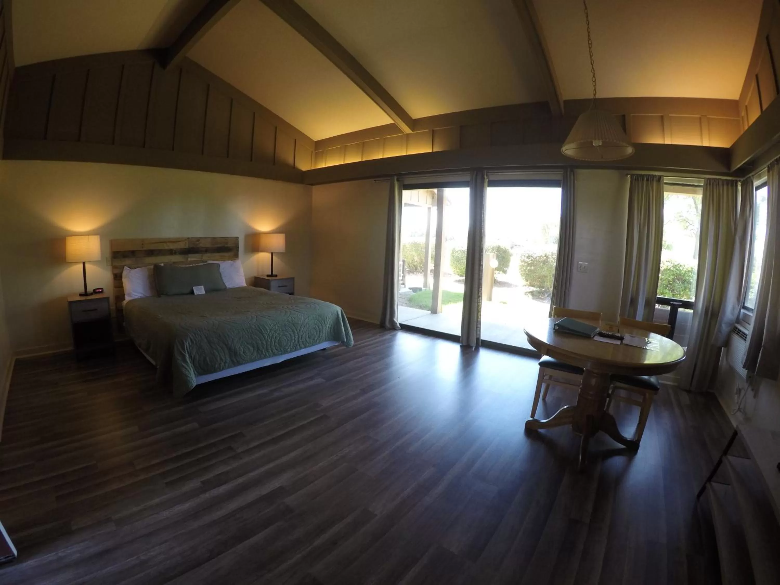 Photo of the whole room, Bed in Ridgemark Golf Club and Resort