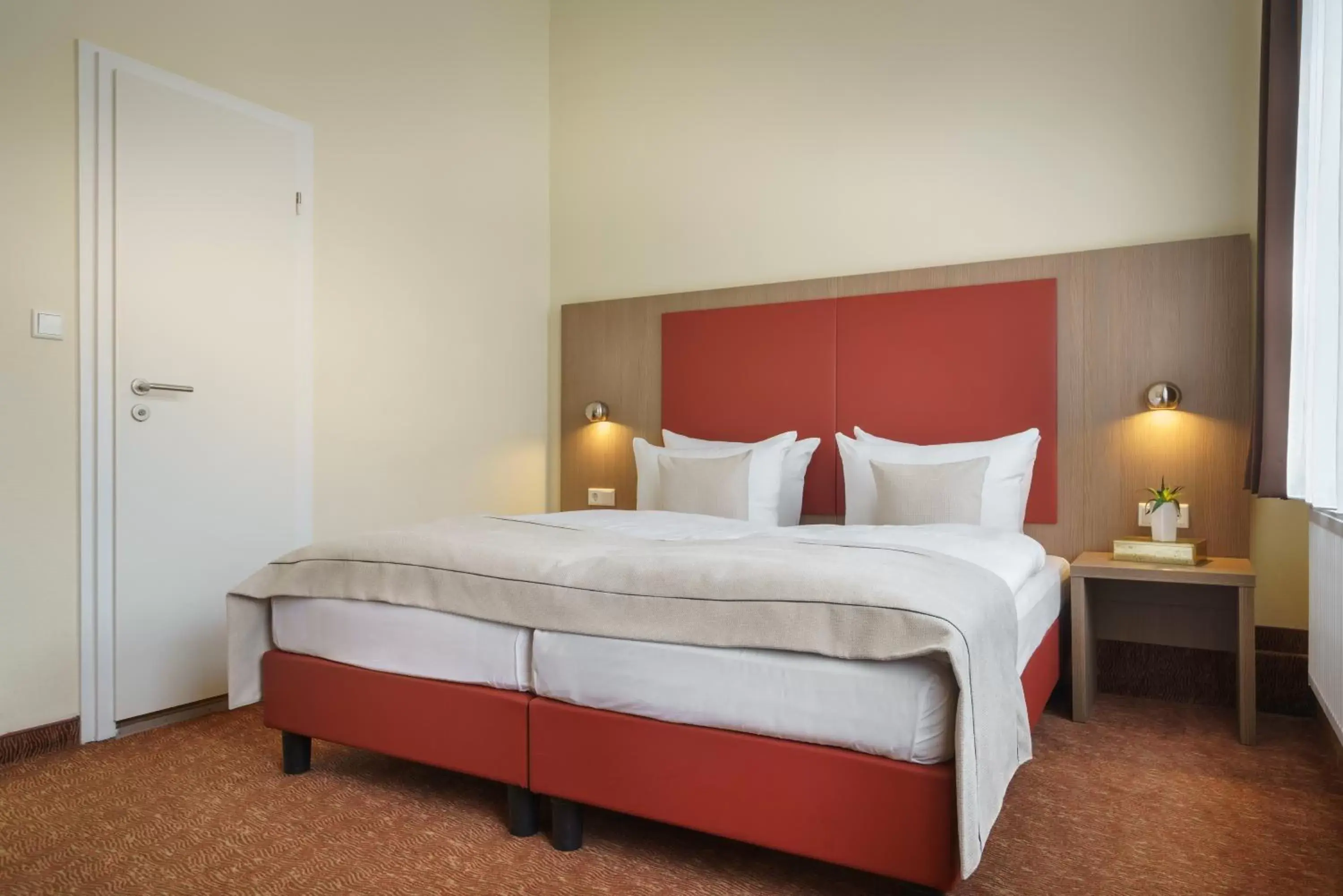 Standard Double or Twin Room in Hotel Norddeutscher Hof Standard Double or Twin Room in Hotel Norddeutscher Hof