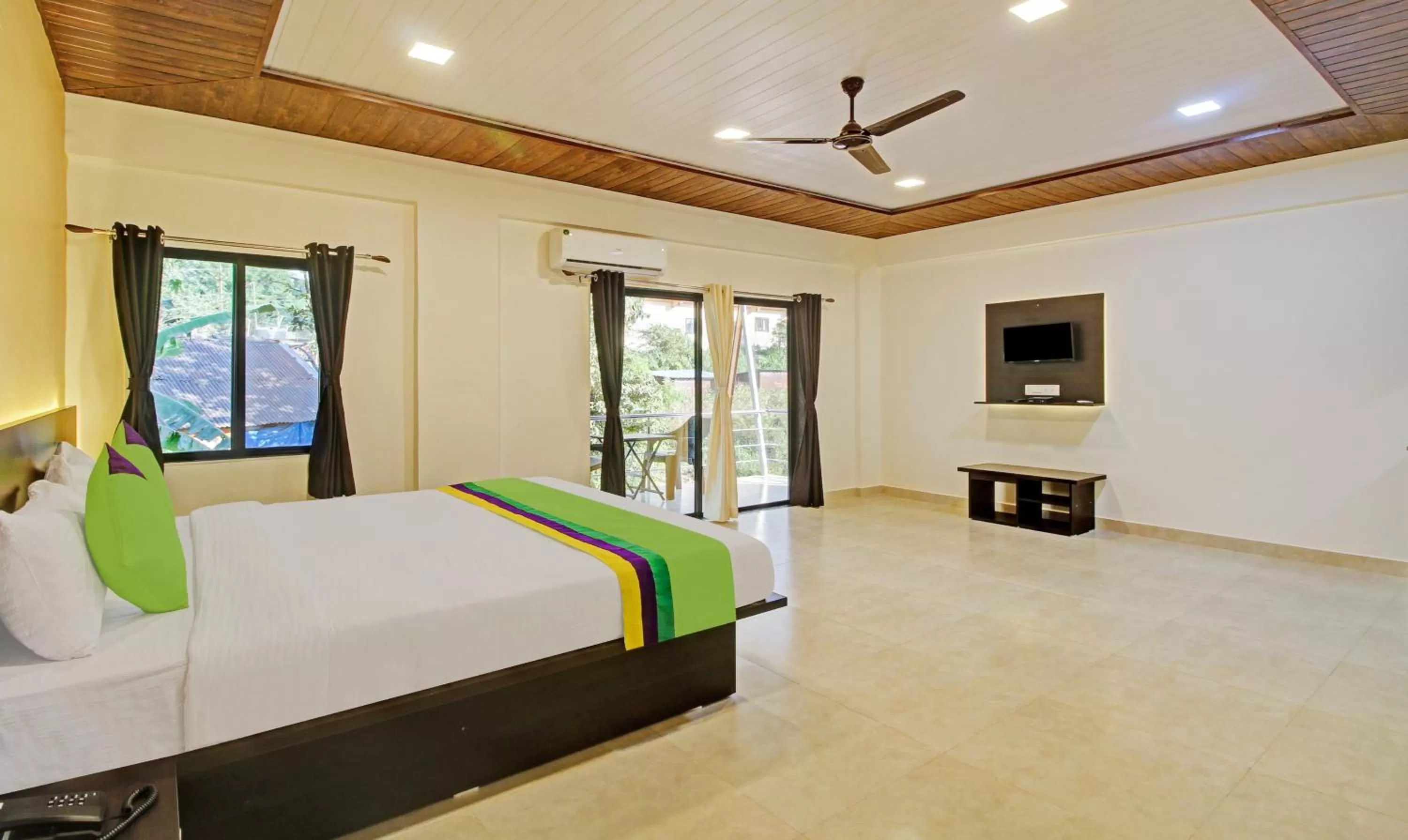 Treebo Trend Raaya Regency