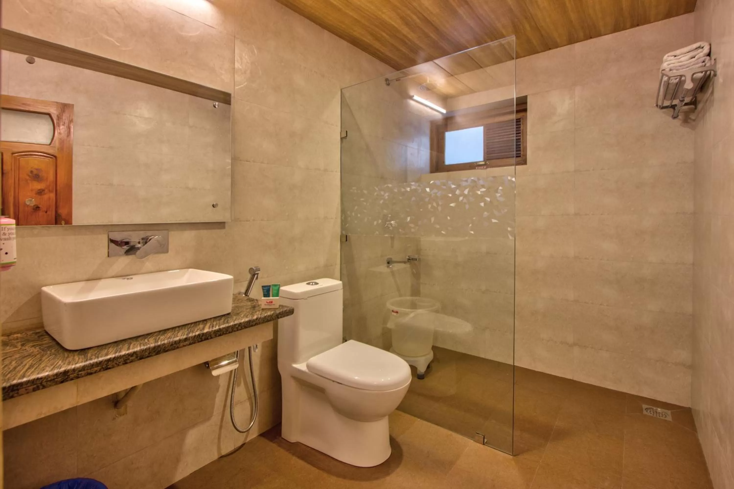 Bathroom in Woodstock Inn Manali 800 Mtrs from Mall Road