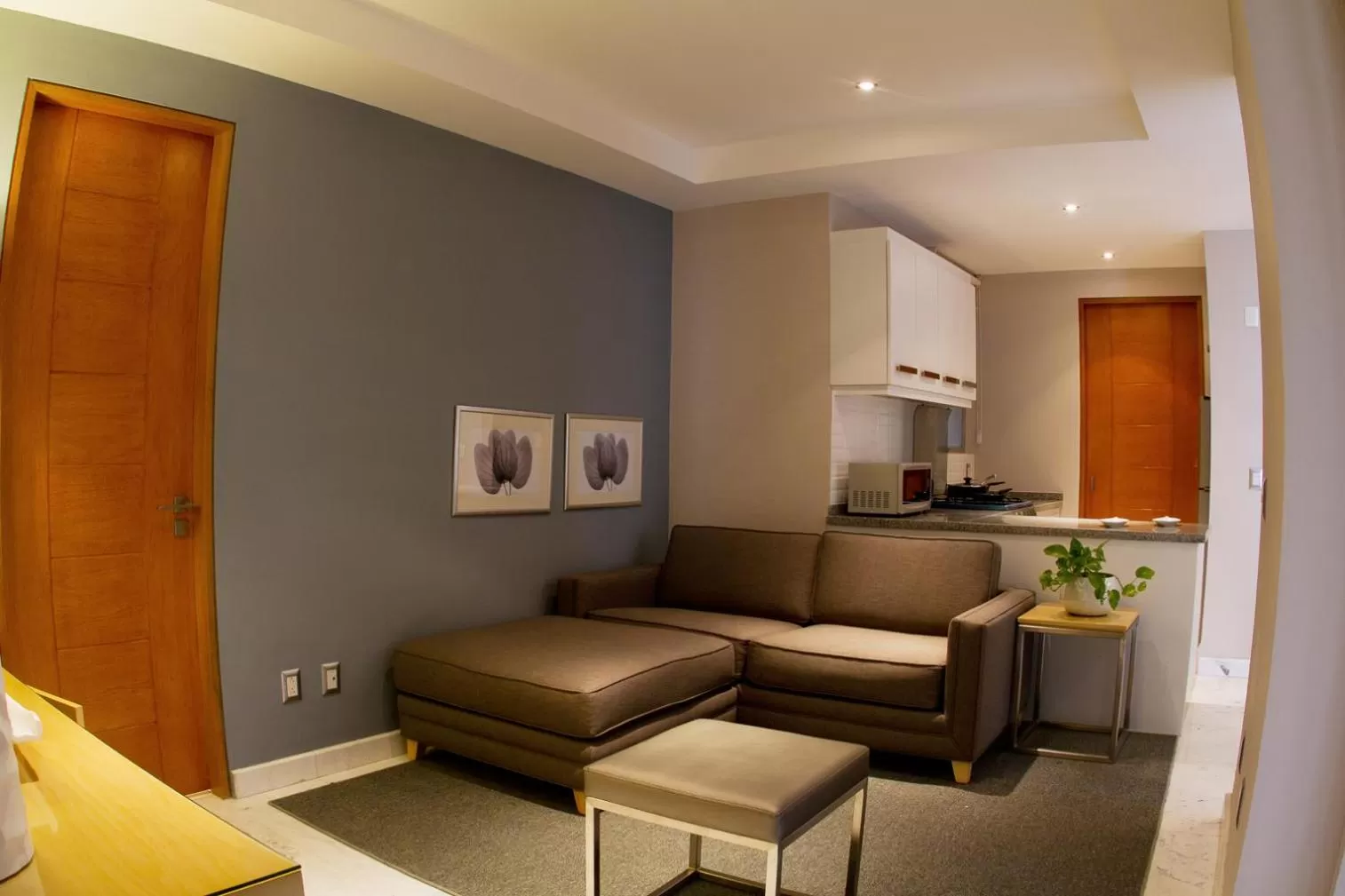 Living room in Pennsylvania Suites