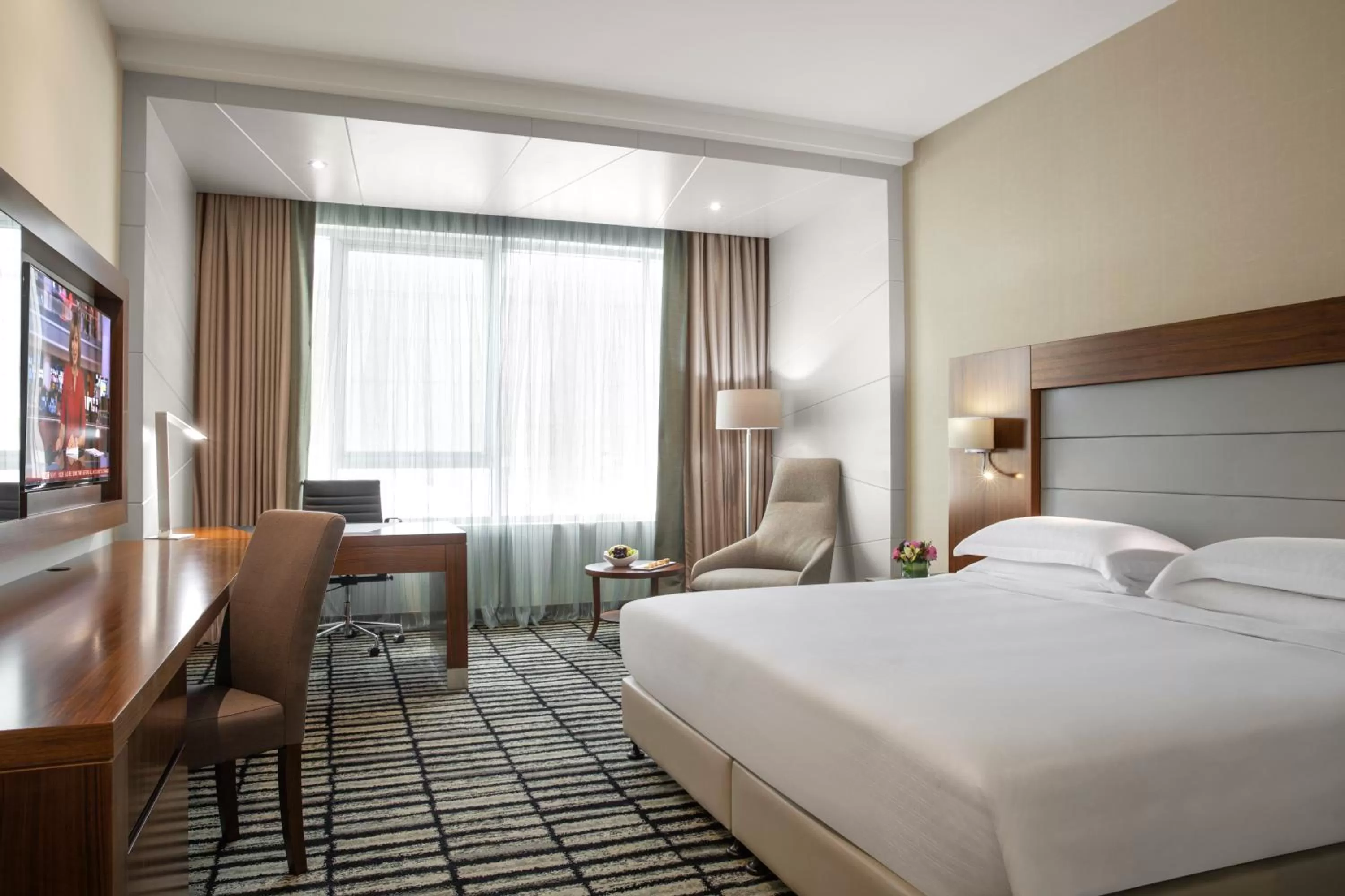 TV and multimedia, Bed in Jumeira Rotana – Dubai