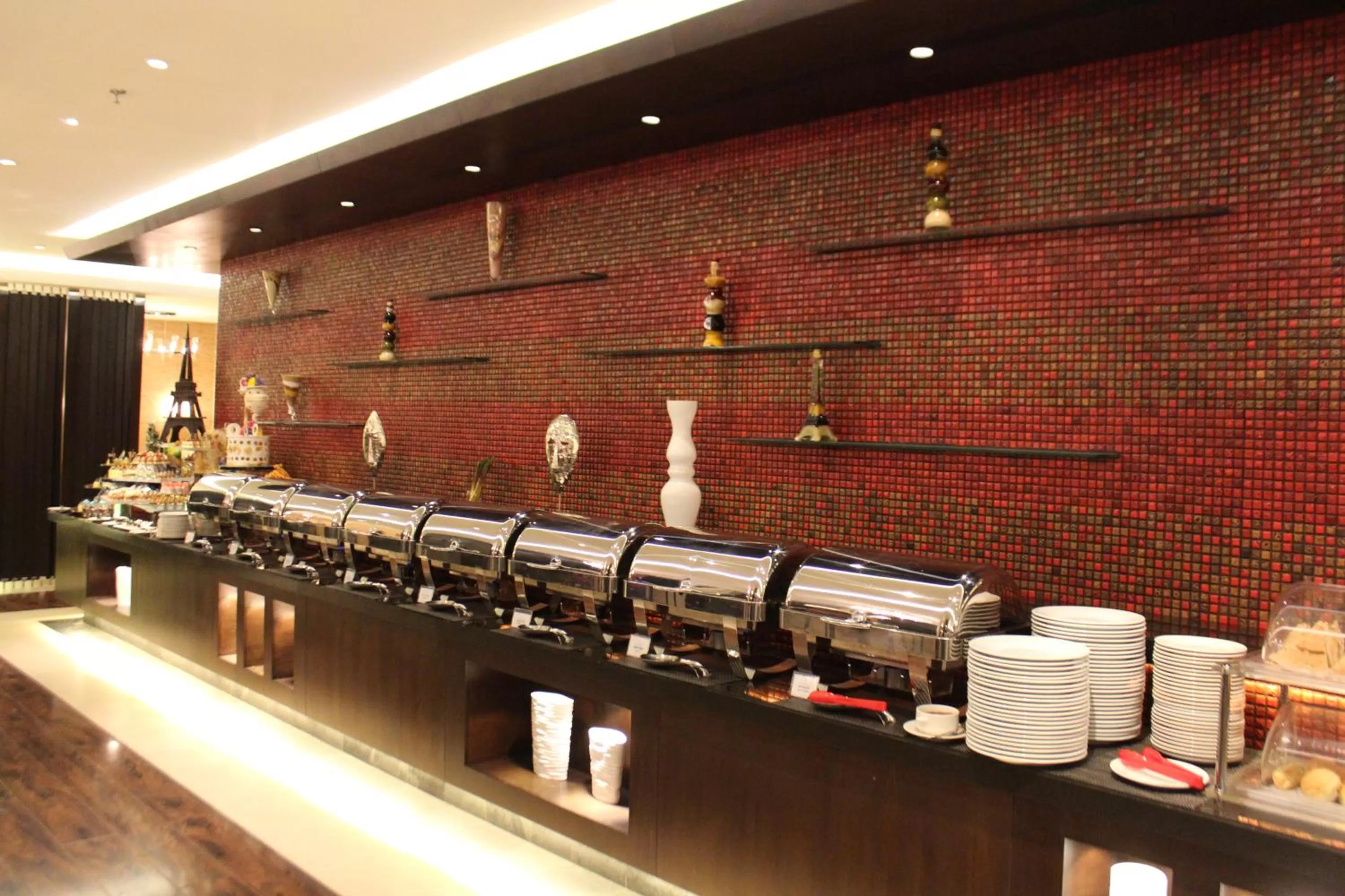 Restaurant/places to eat in Executives Hotel - Olaya