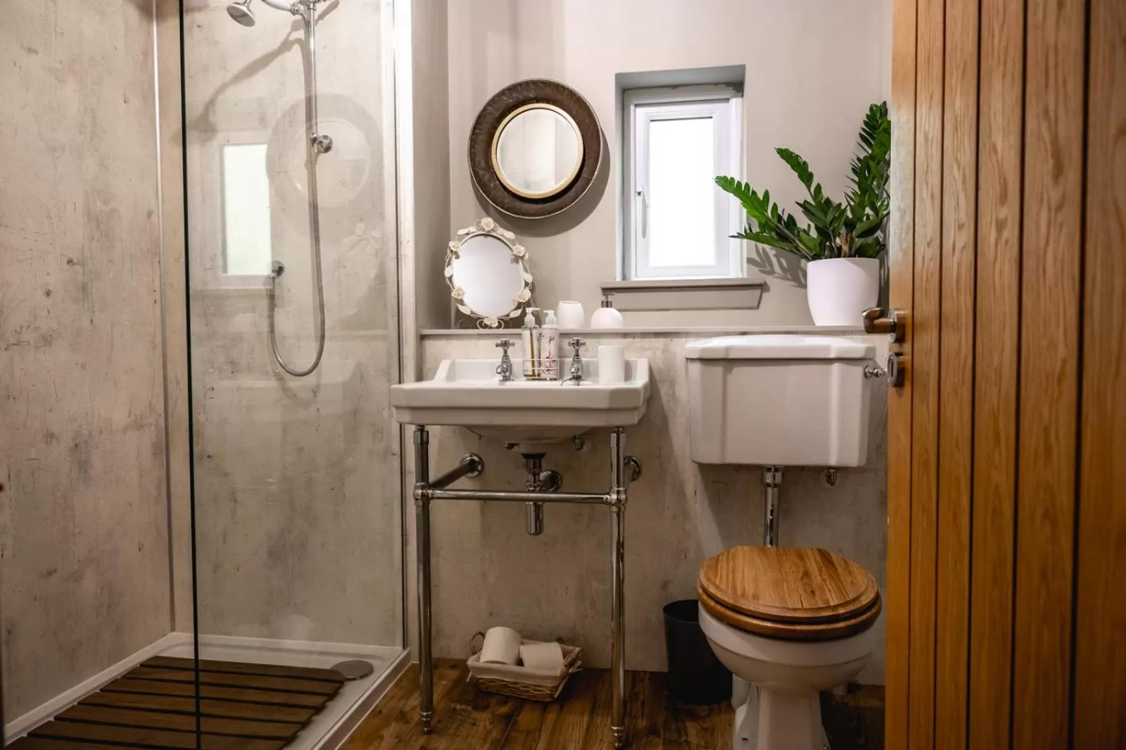Bathroom in White Rose Tower