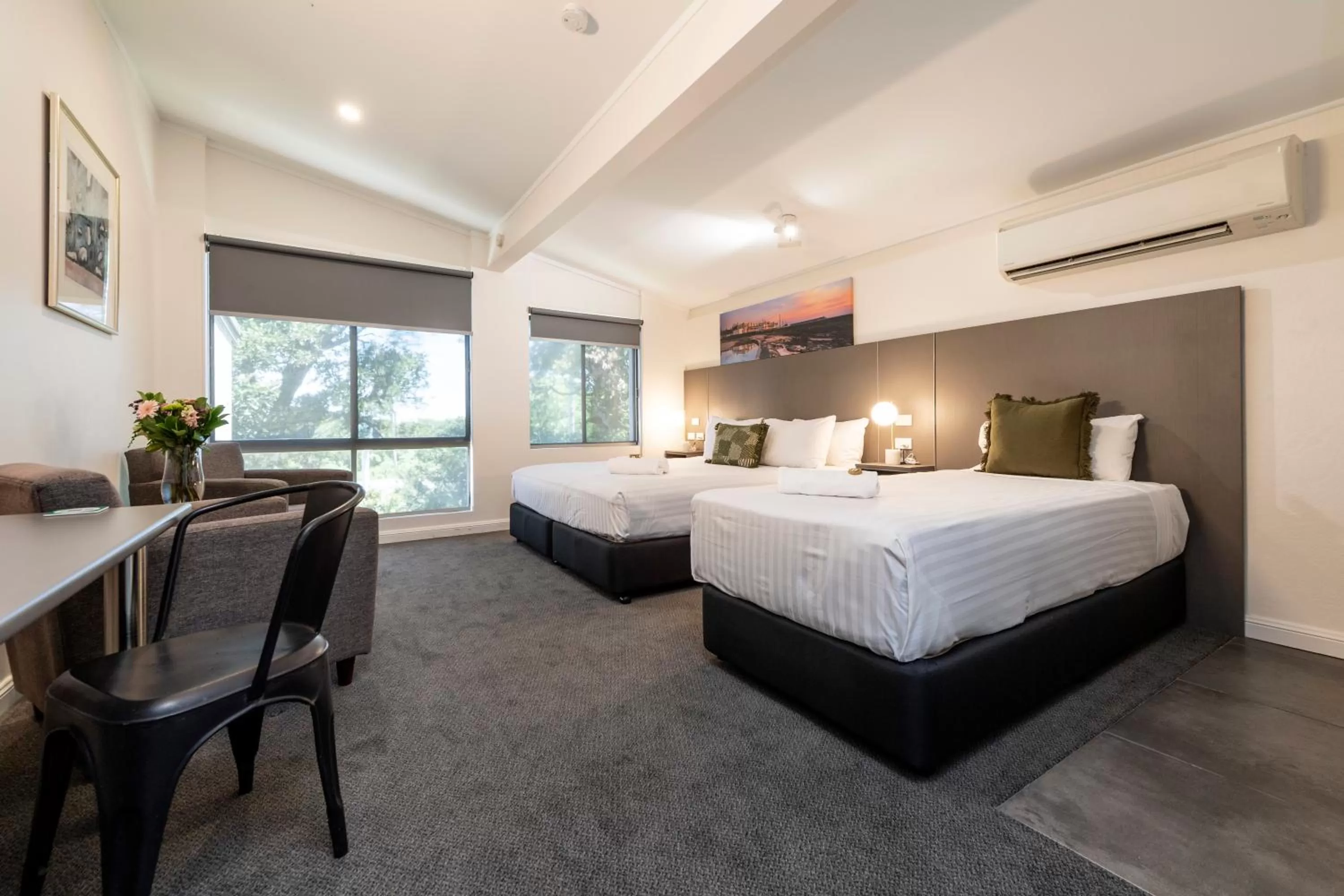 Bed in Fern Bay Motel