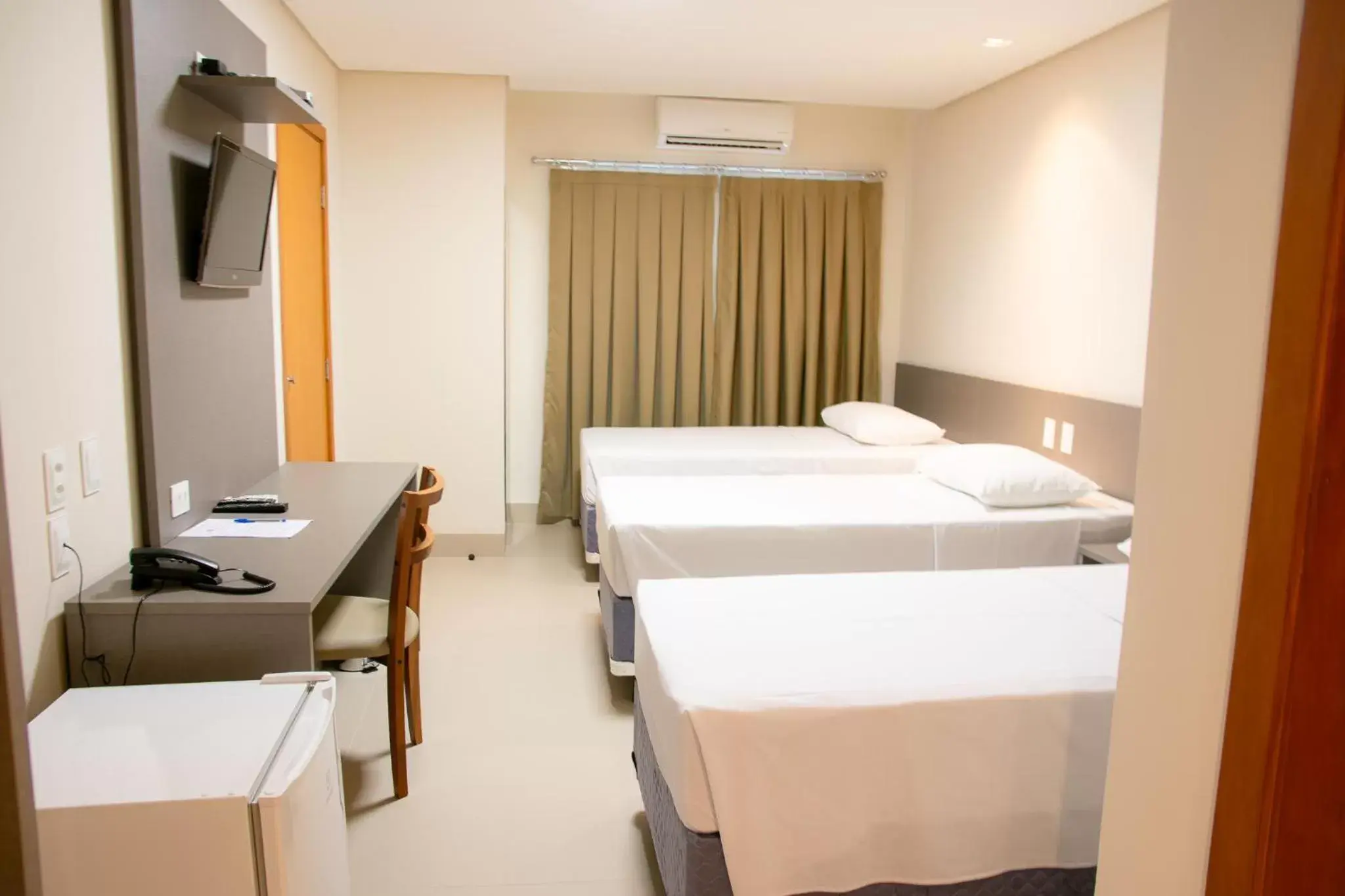 Triple Room in Orla Morena Park Hotel Triple Room in Orla Morena Park Hotel