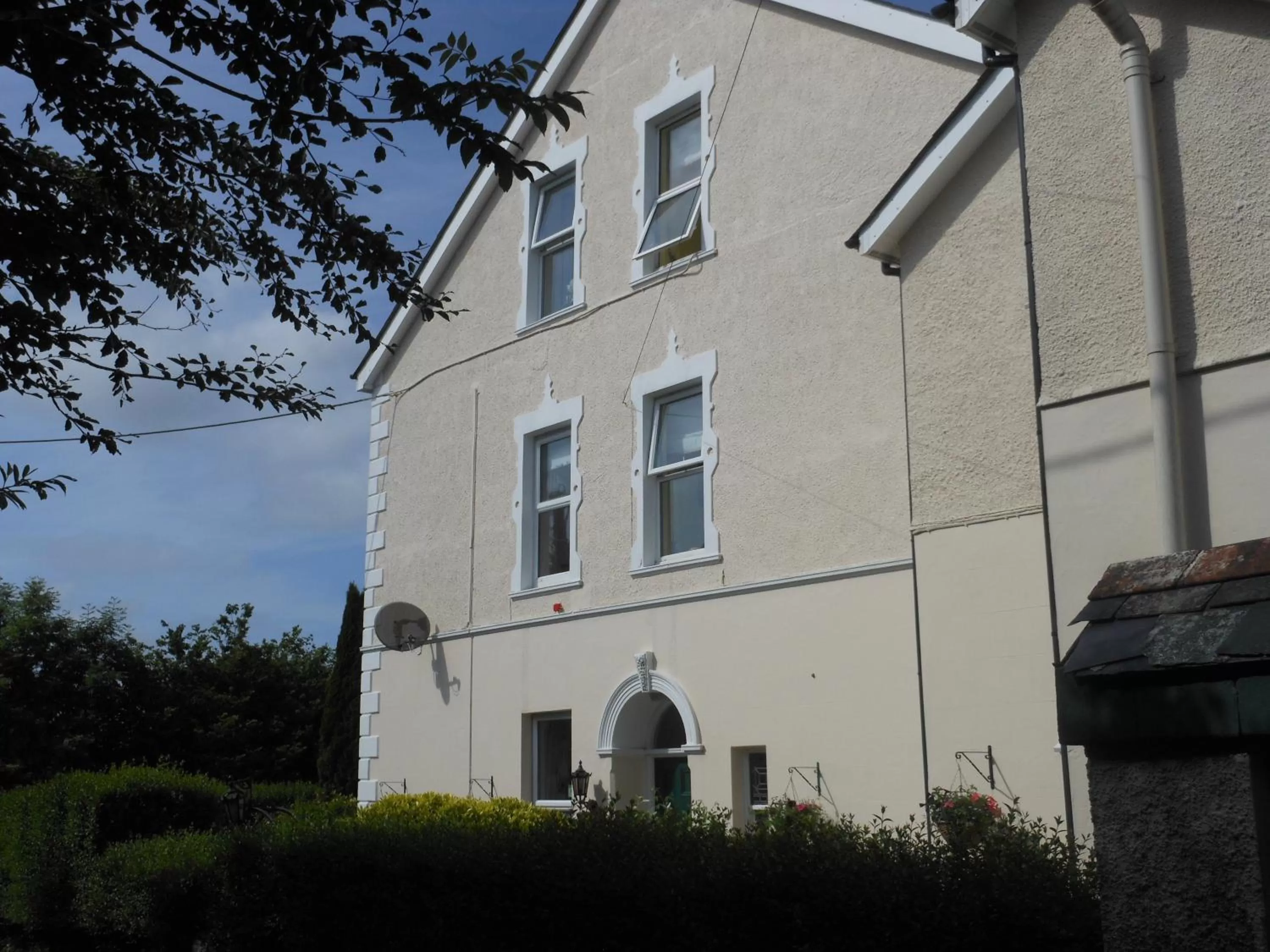 Facade/entrance, Property Building in Barnabas House