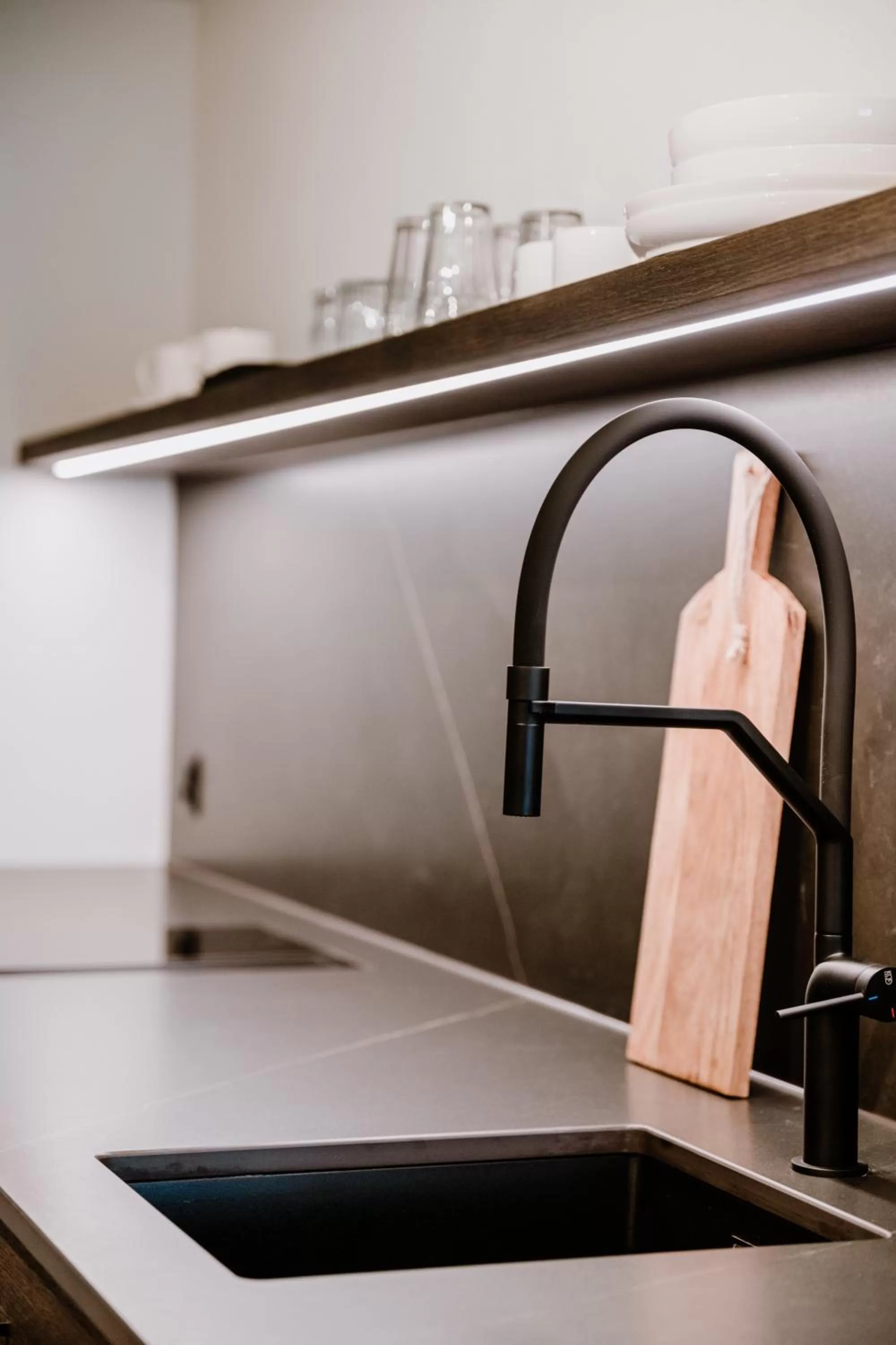 Kitchen or kitchenette, Bathroom in Hotel Müllers Self-Check-In