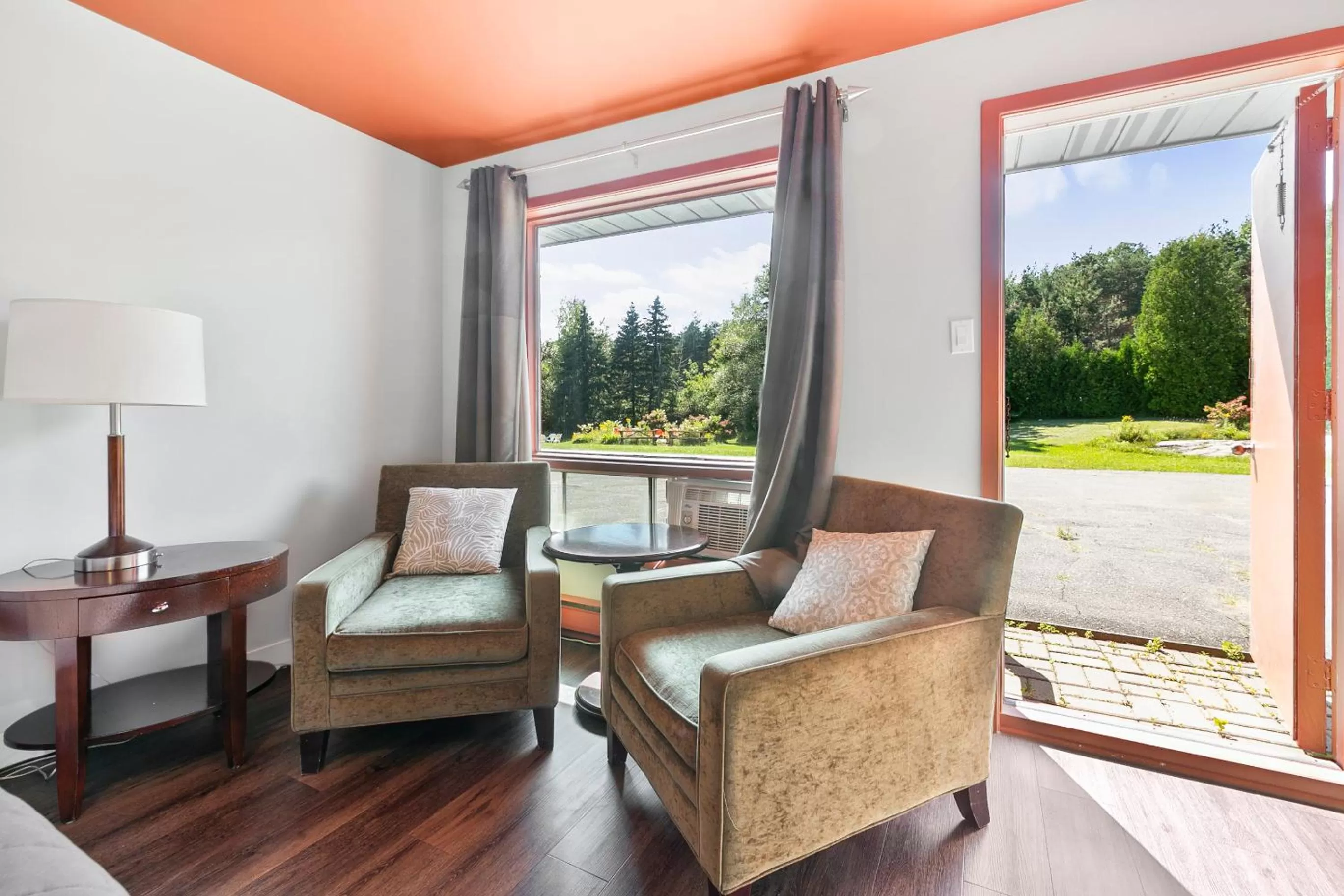 Patio in Auberge Pique Nique