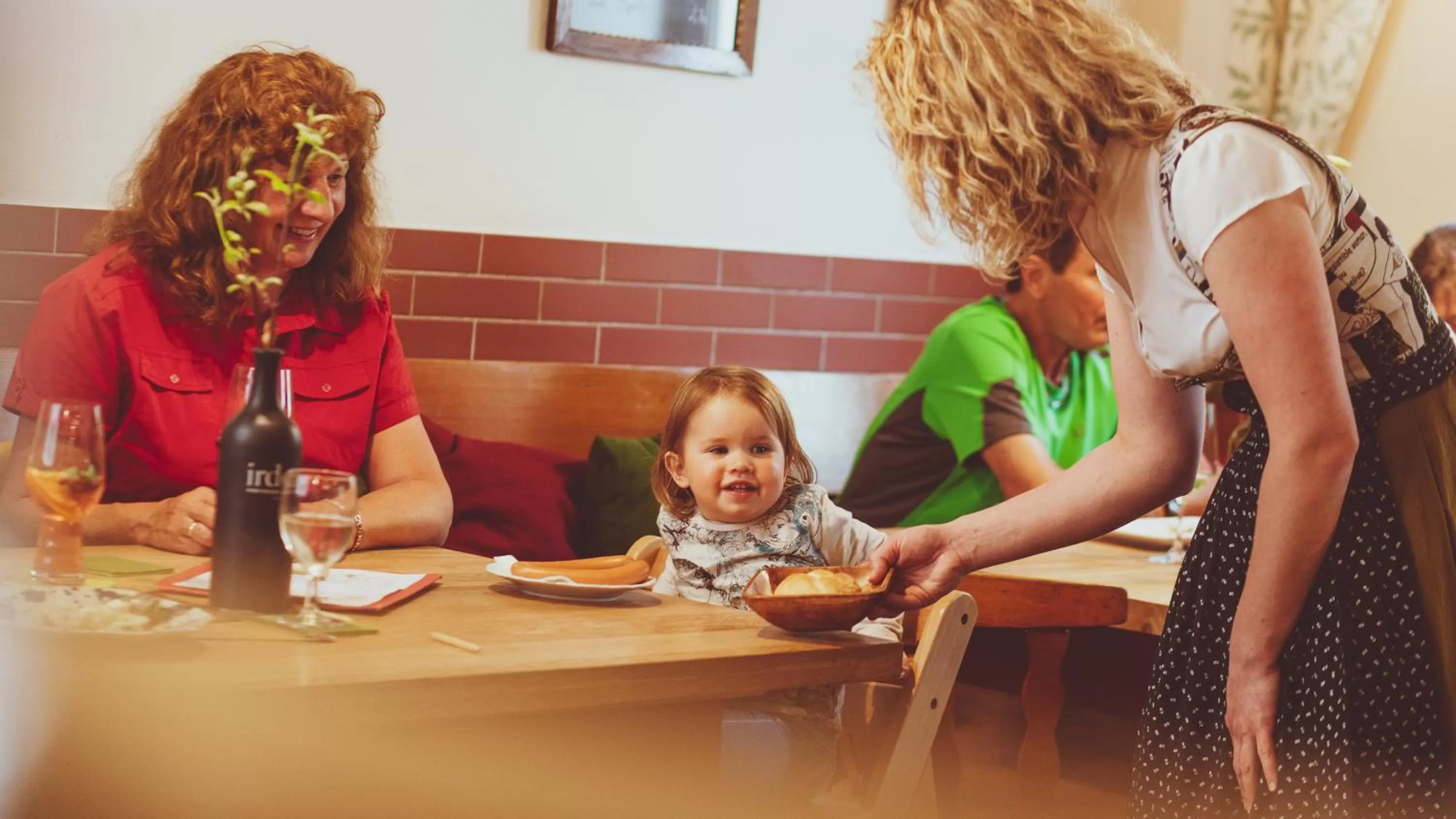children in Hueber der Wirt