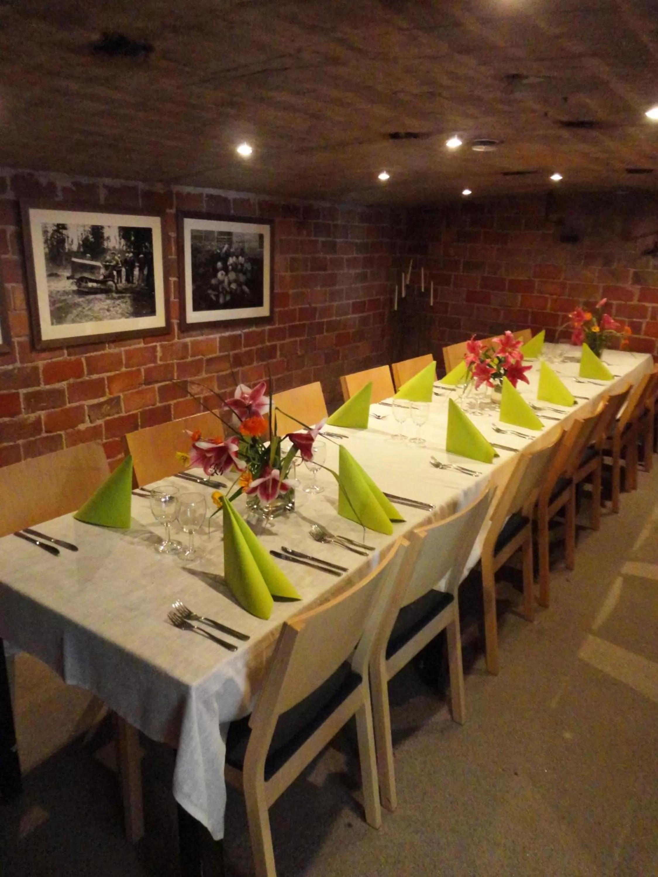 Restaurant/places to eat in Varjola Holiday Center