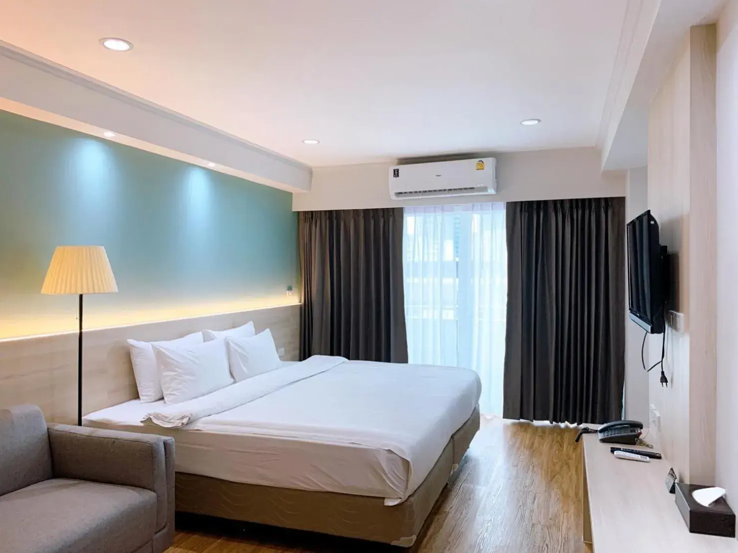 Deluxe Suite in Miloft Sathorn Hotel - SHA Plus Certified Deluxe Suite in Miloft Sathorn Hotel - SHA Plus Certified