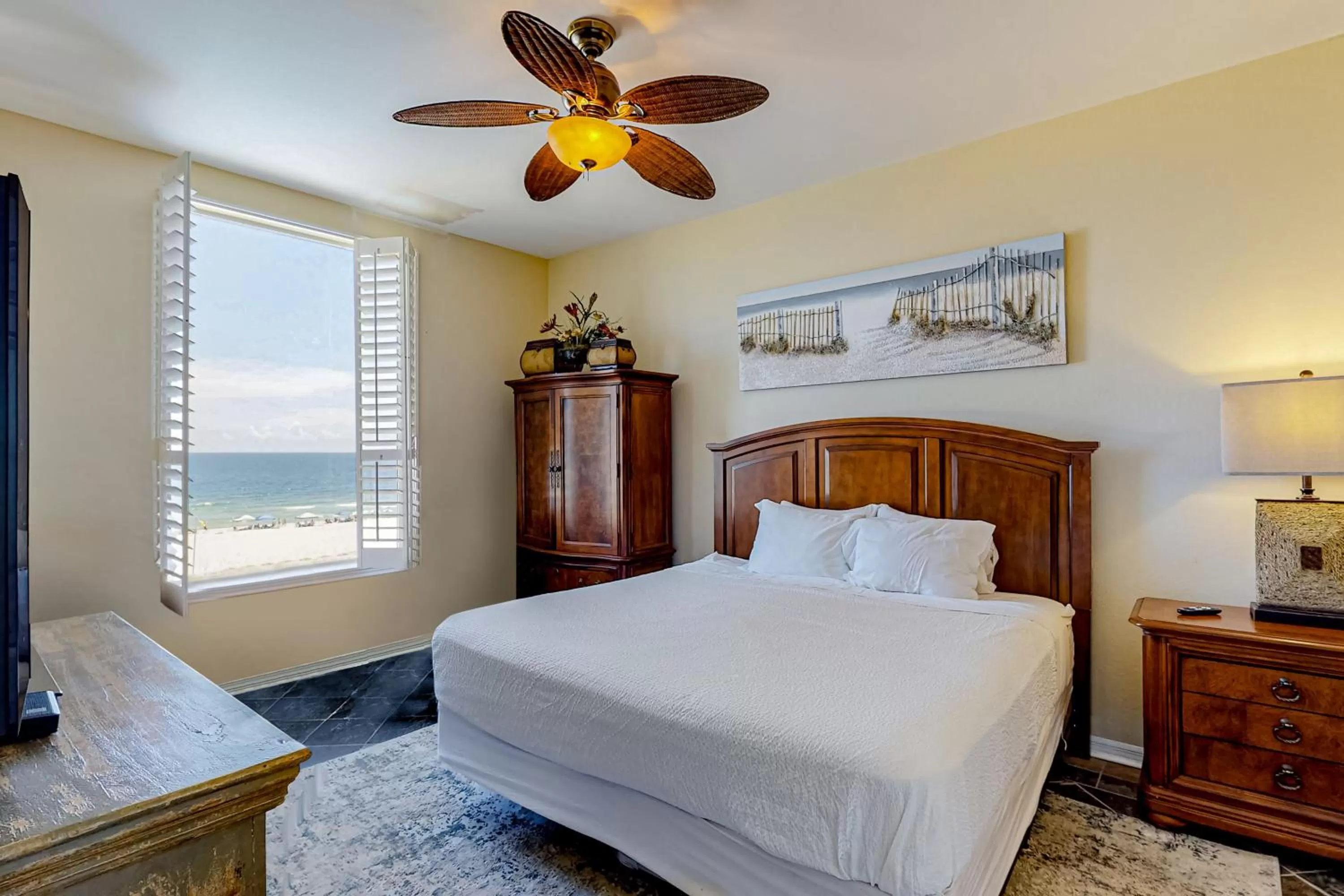 Bed in Spanish Key 304