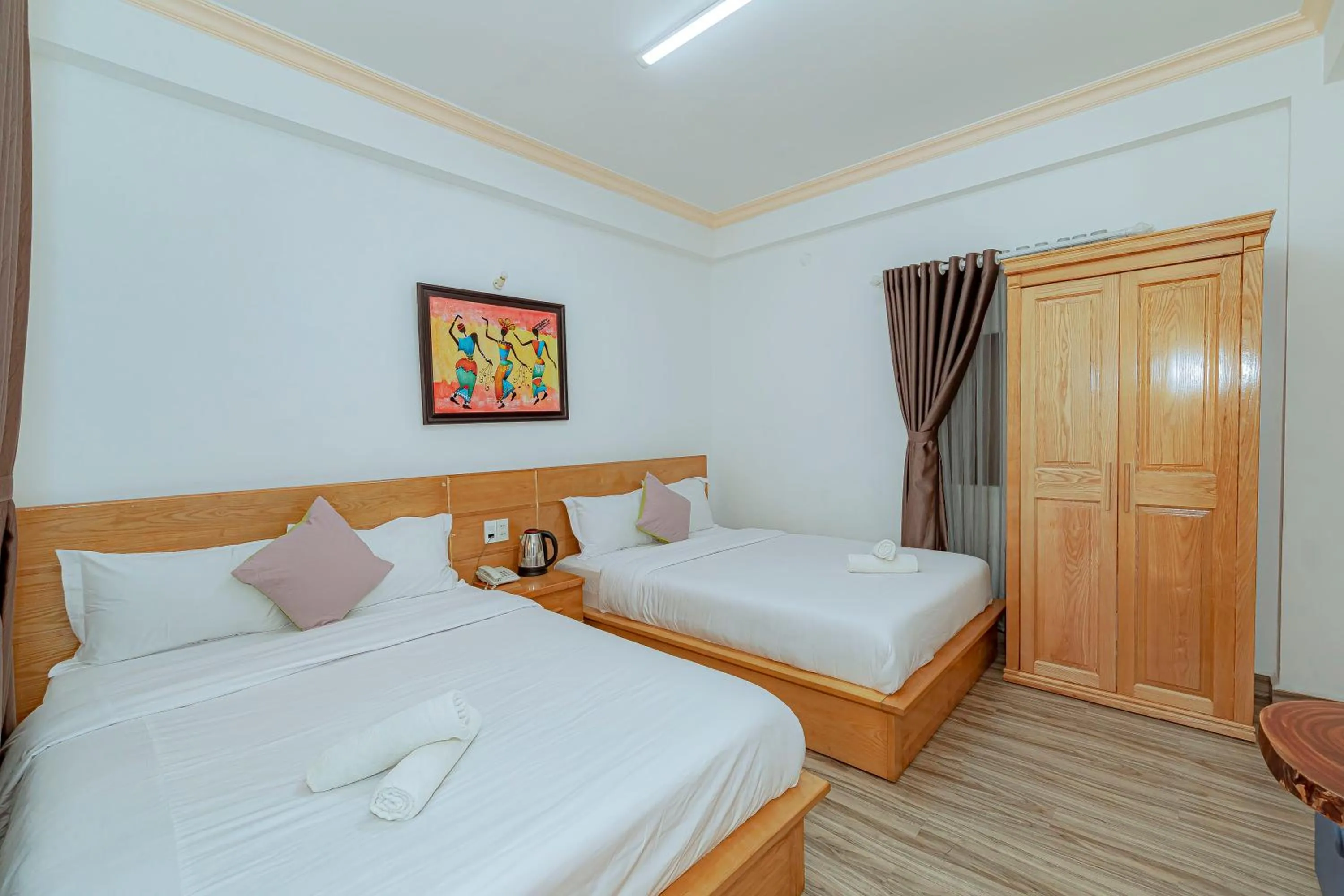 Ken's Backpackers Hotel